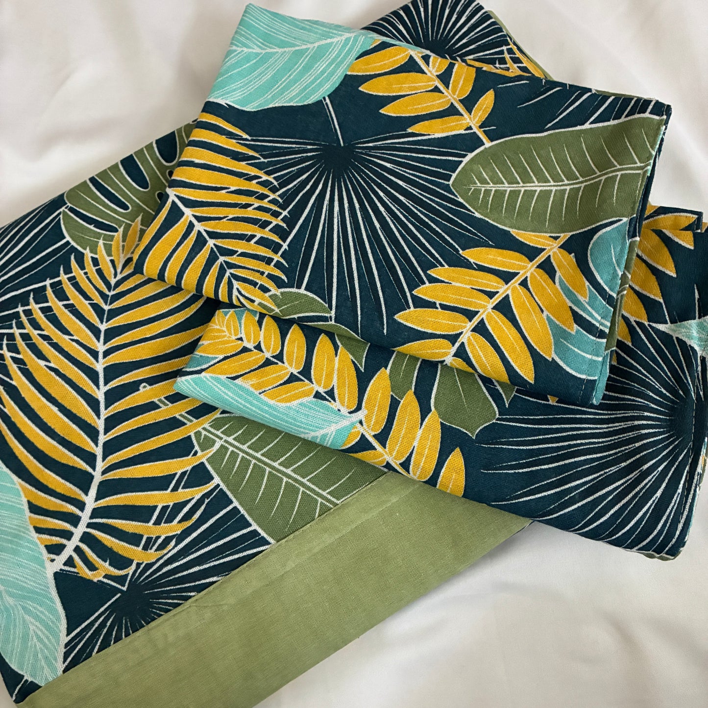 Wild Leaves Cotton Bedspread with 2 Pillow Covers 70 x 90 in