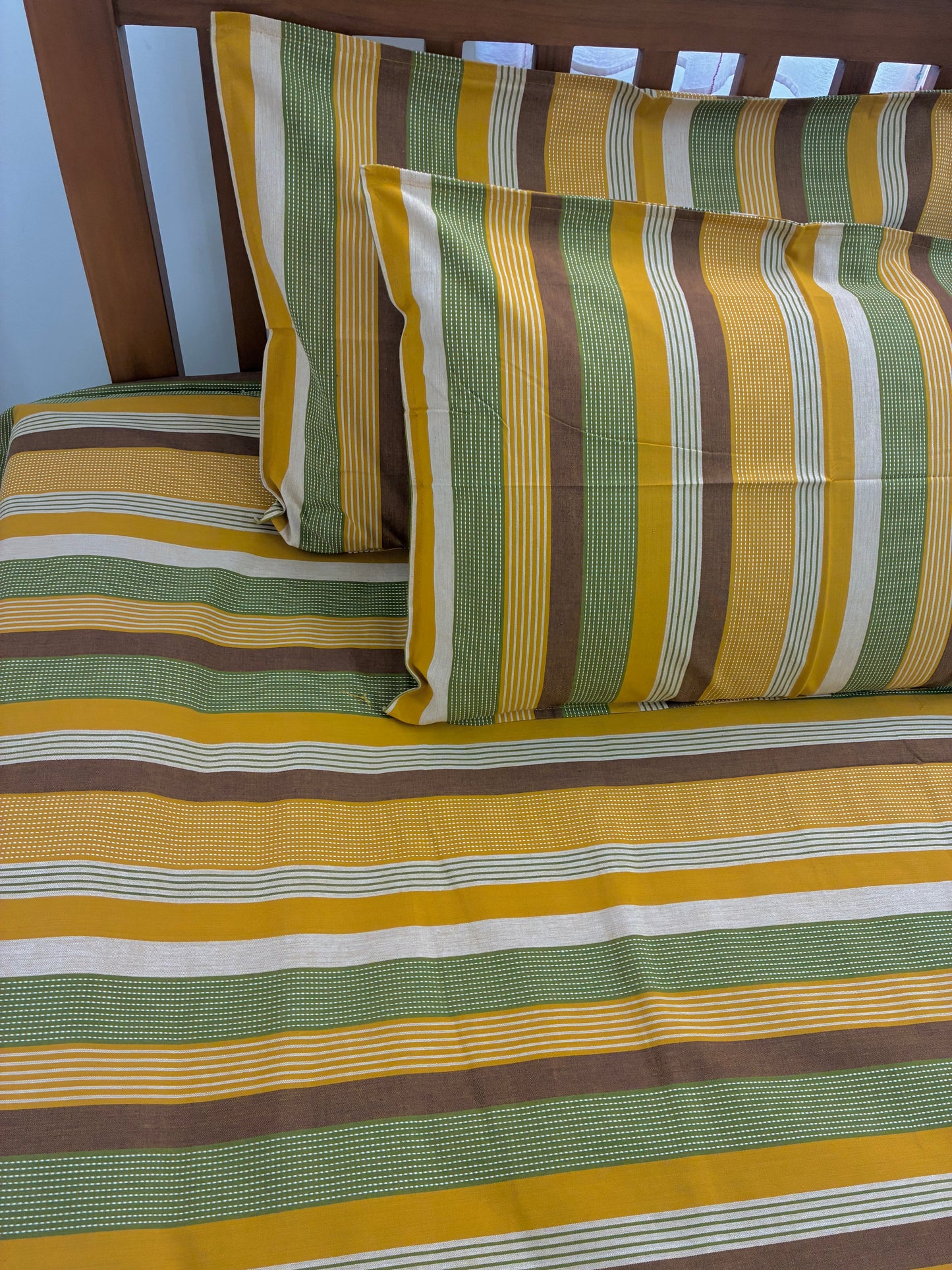 Premium Stripes King Size Bedspread 108 x 108 in