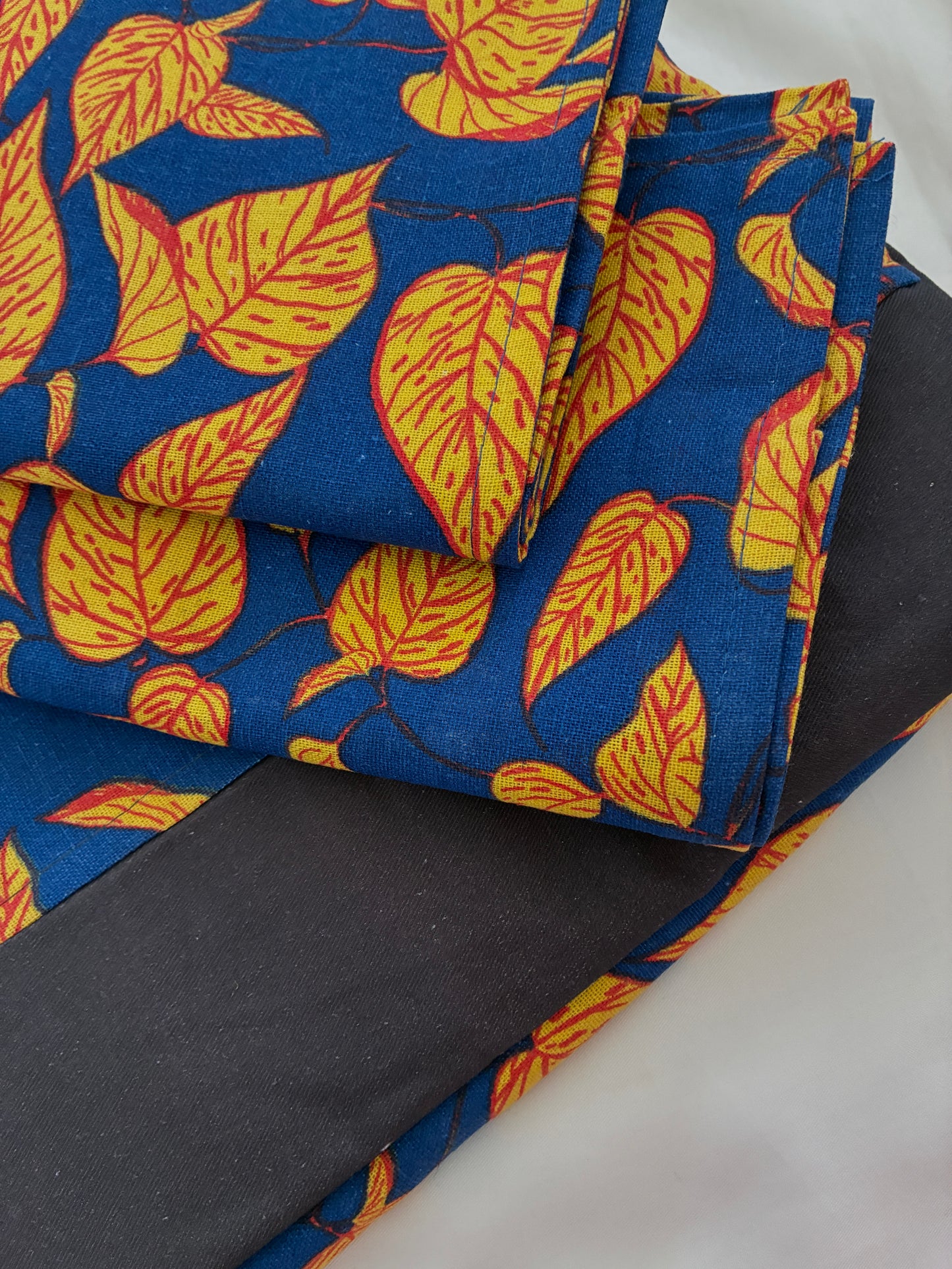Golden Leaf Queen Size Bedspread 90x100 inches