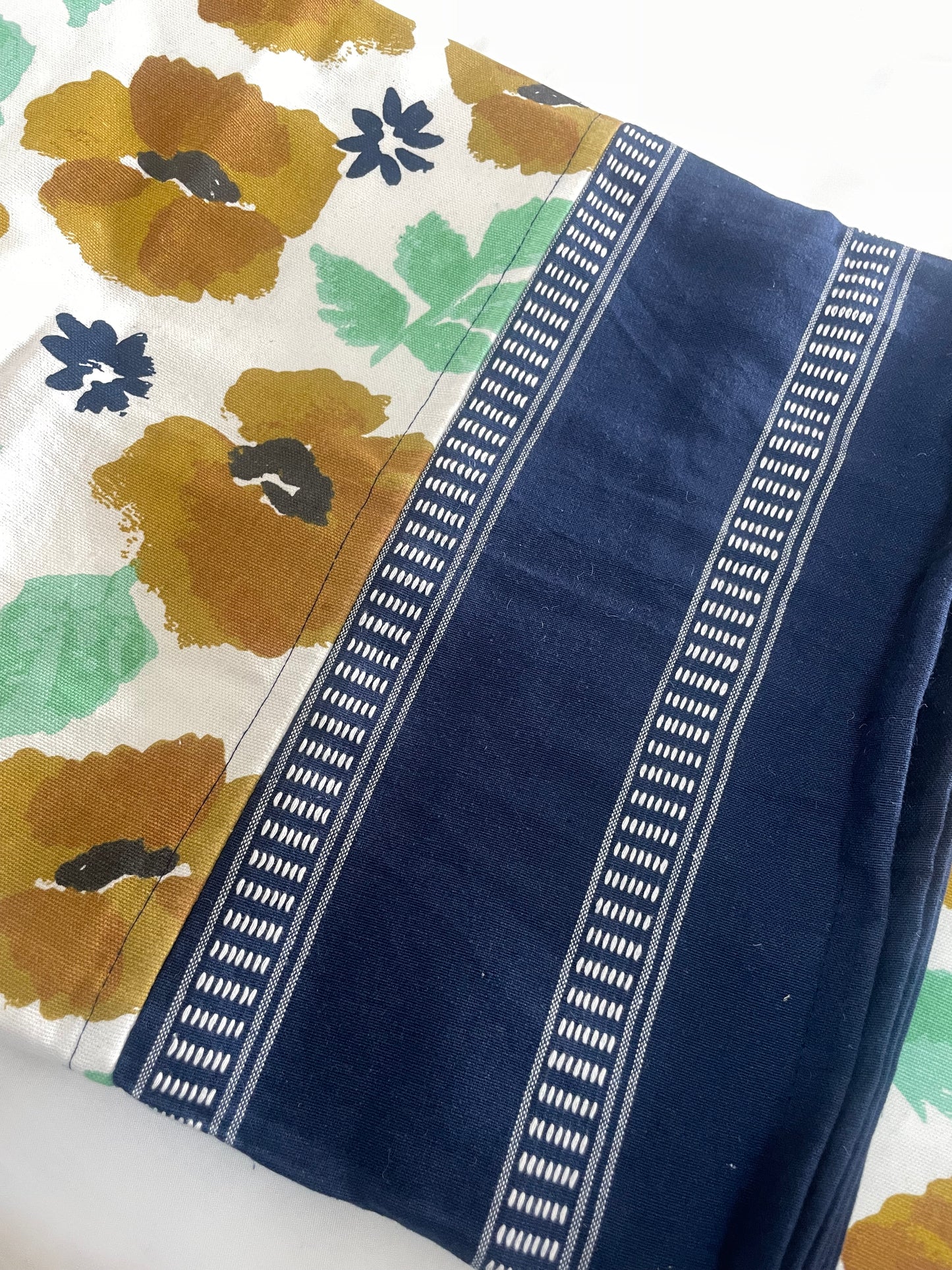 Single Size Cotton Bedspread with 2 Pillow Covers 60 x 90 in
