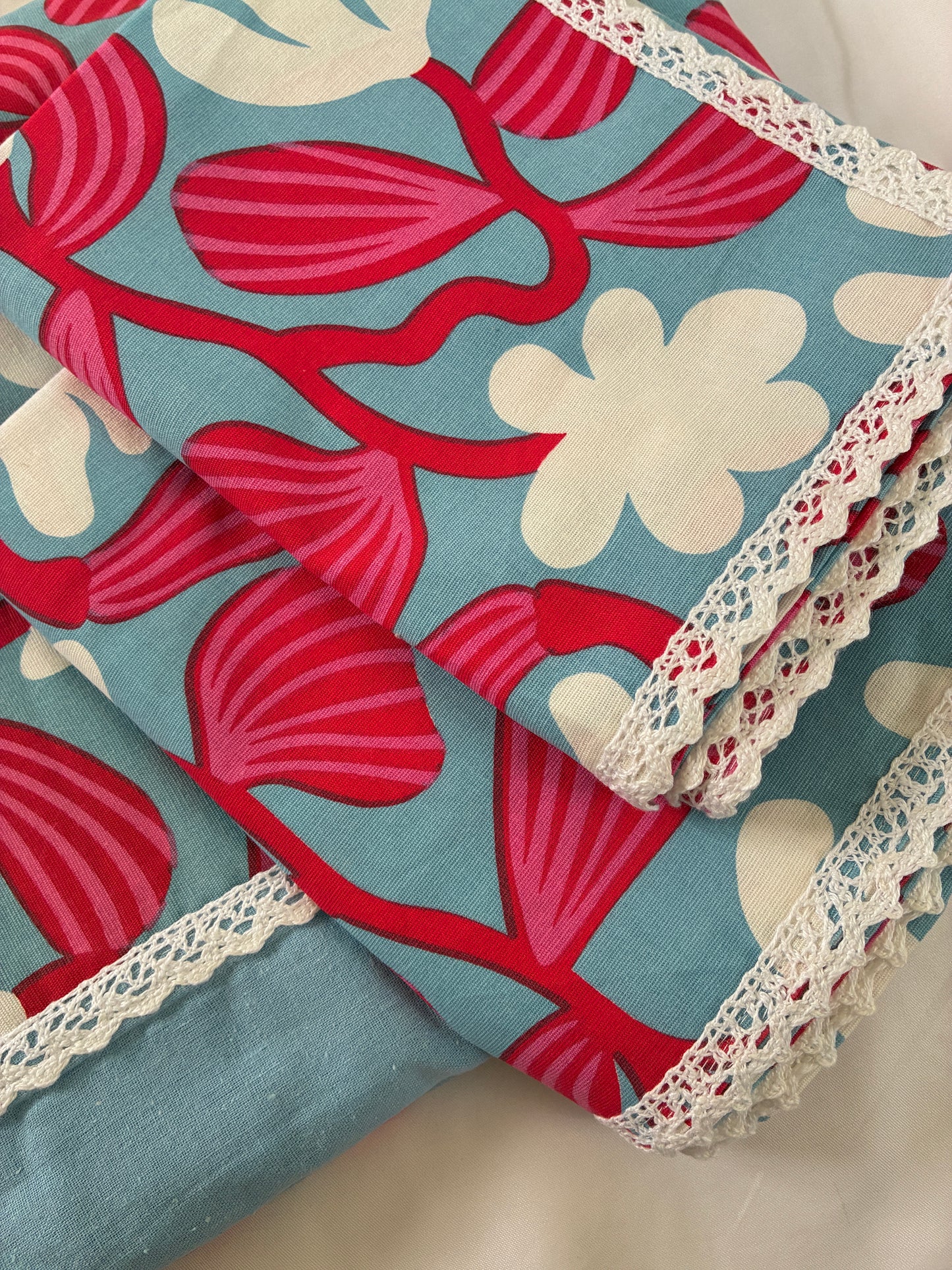 Lace Queen bedspread 90x100 inches