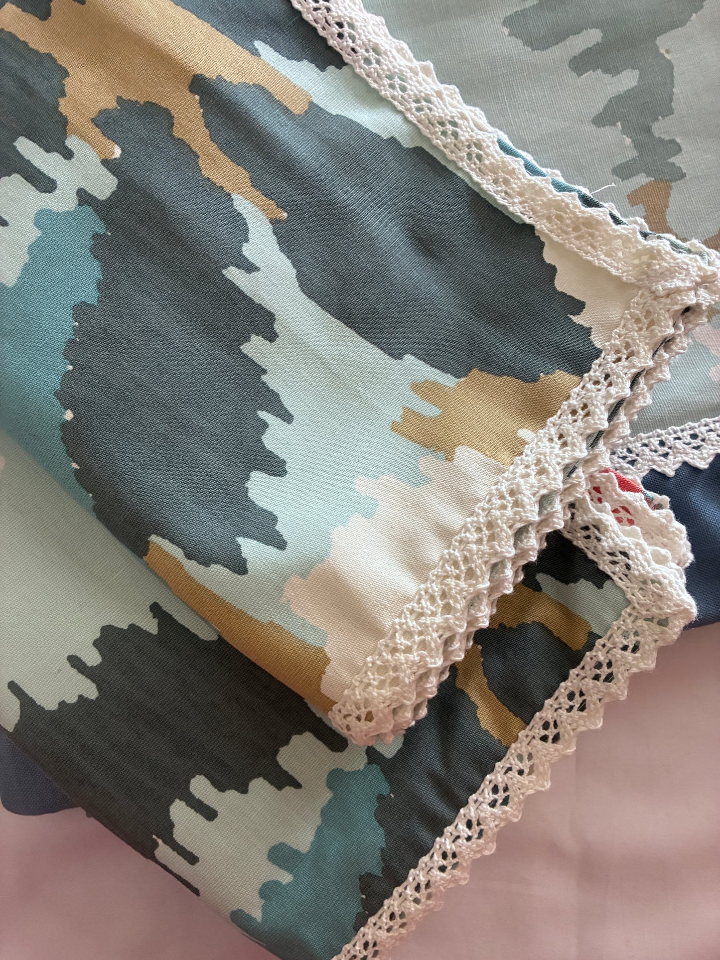 Lace Queen bedspread 90x100 inches