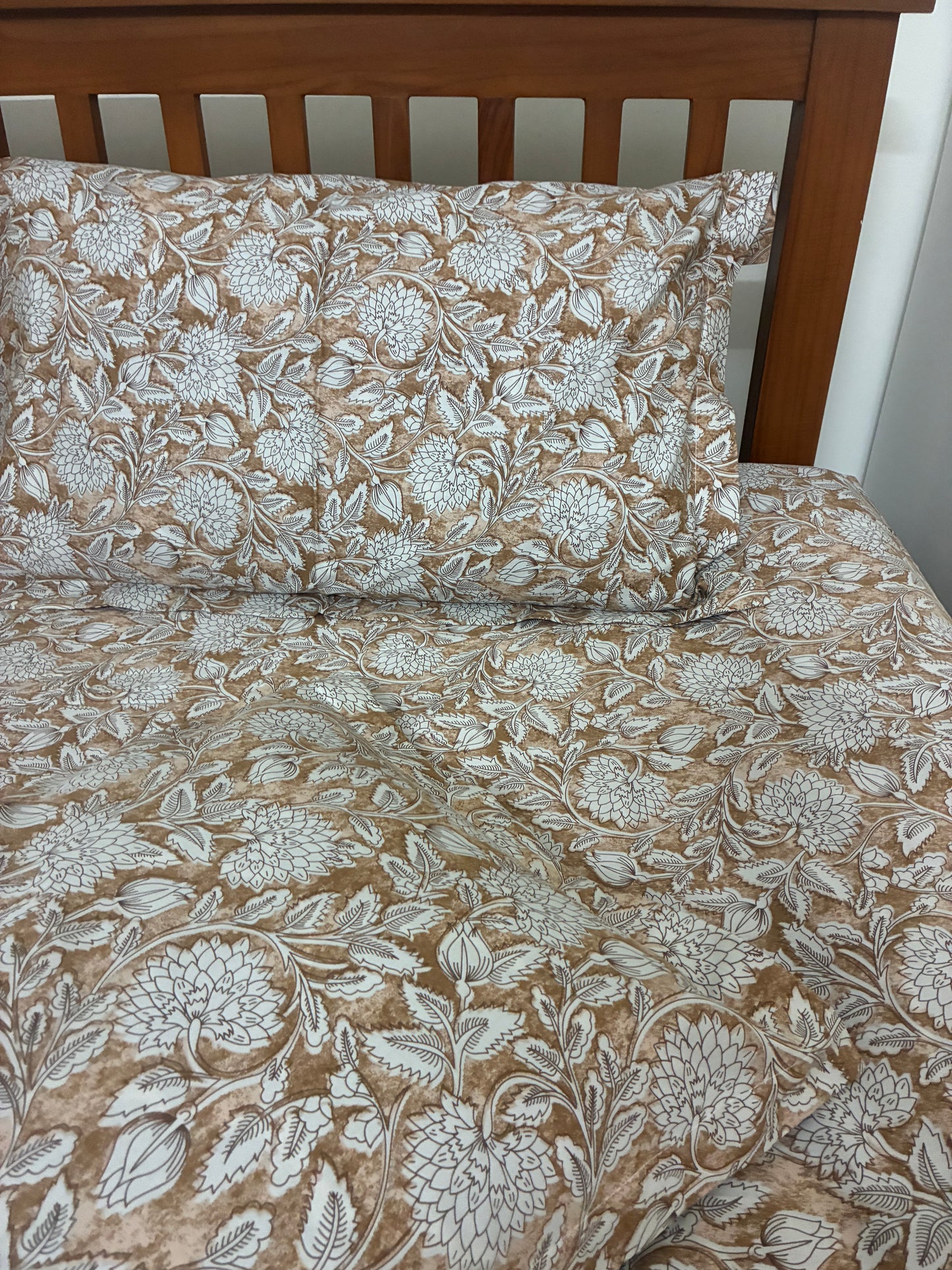 Brown Floral Super King Size Bedspread 120x 120 inches
