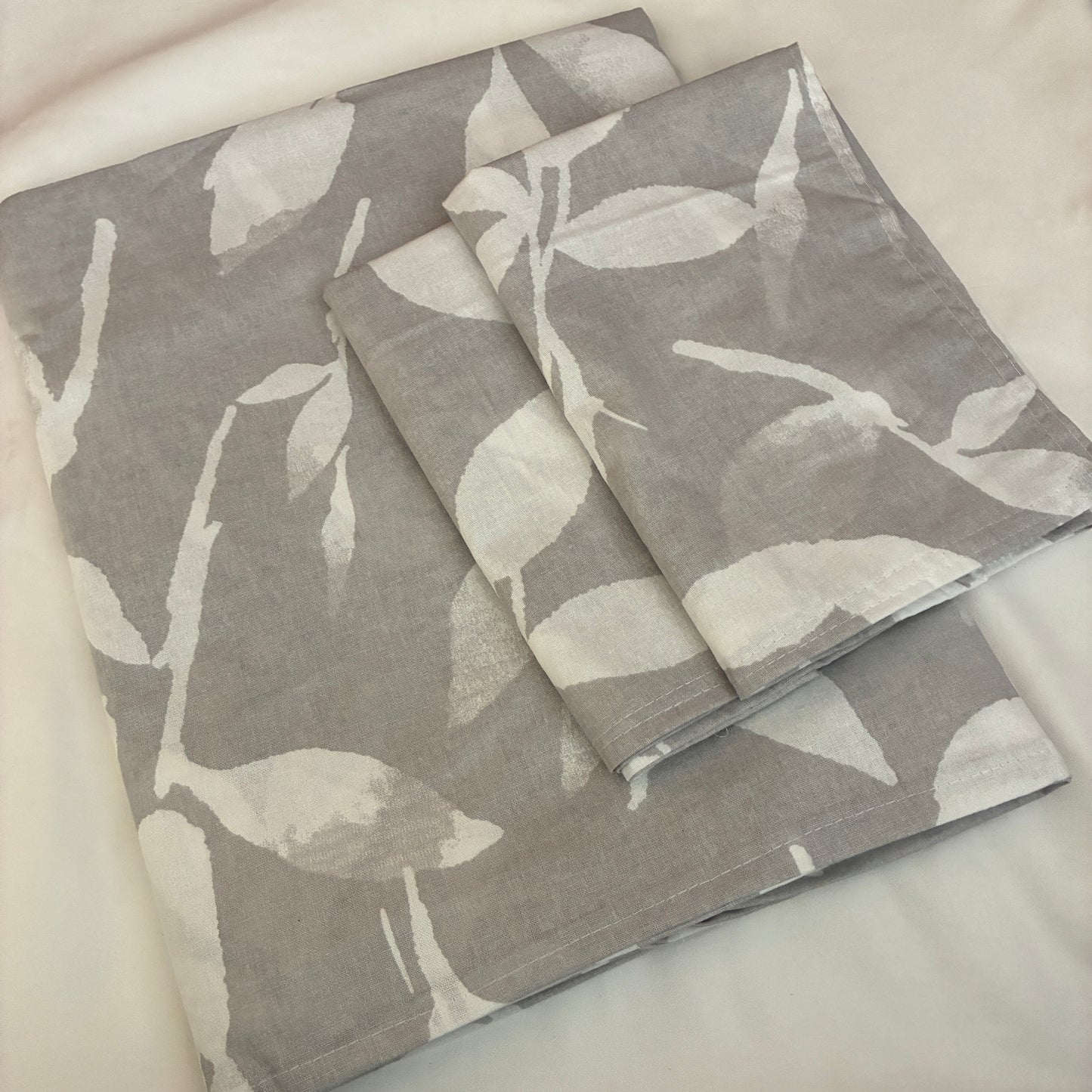 Grey Leaf Single Size Cotton Bedspread with 2 Pillow Covers 60 x 90 in
