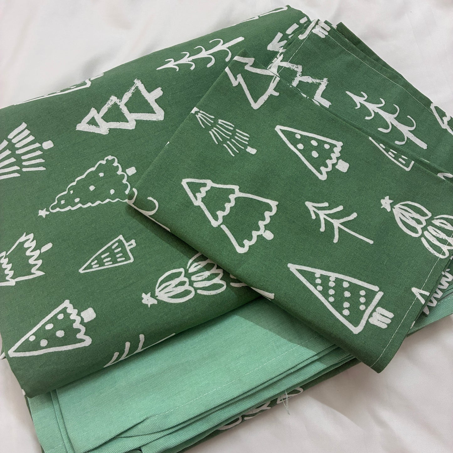 Christmas Print King Size Cotton Bedspread 100x110 in