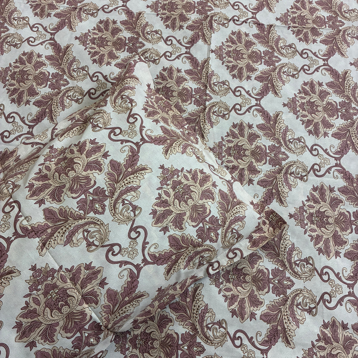 Super King Size Bedspread 120x 120 inches (2 PILLOW COVERS)