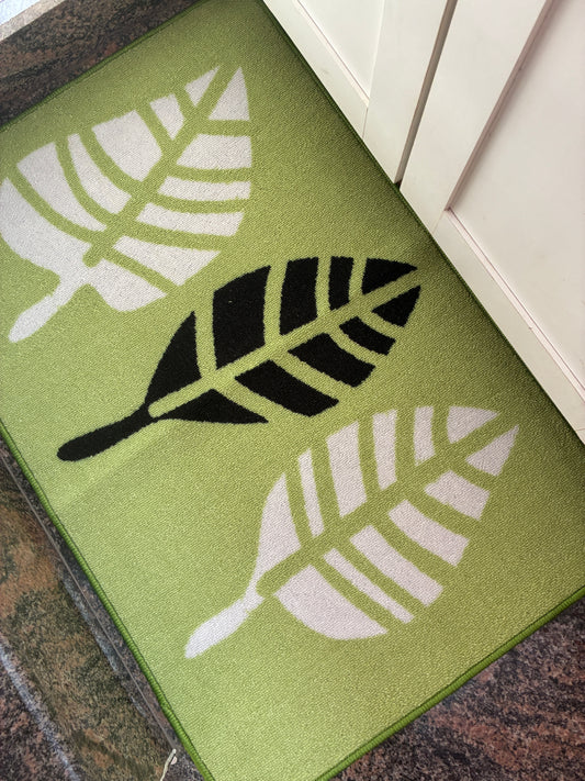 Green Leaf Big Anti Slip Door Mat (88 x 58 cm)