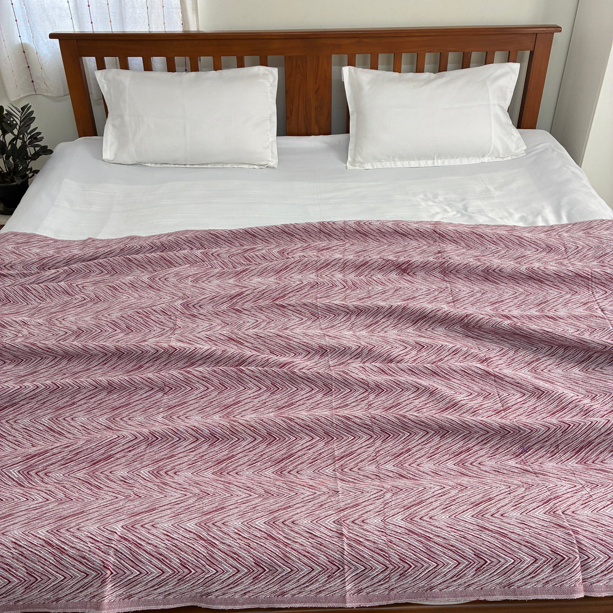 Maroon Dual Tone zigzag Single Size Blanket / Throw