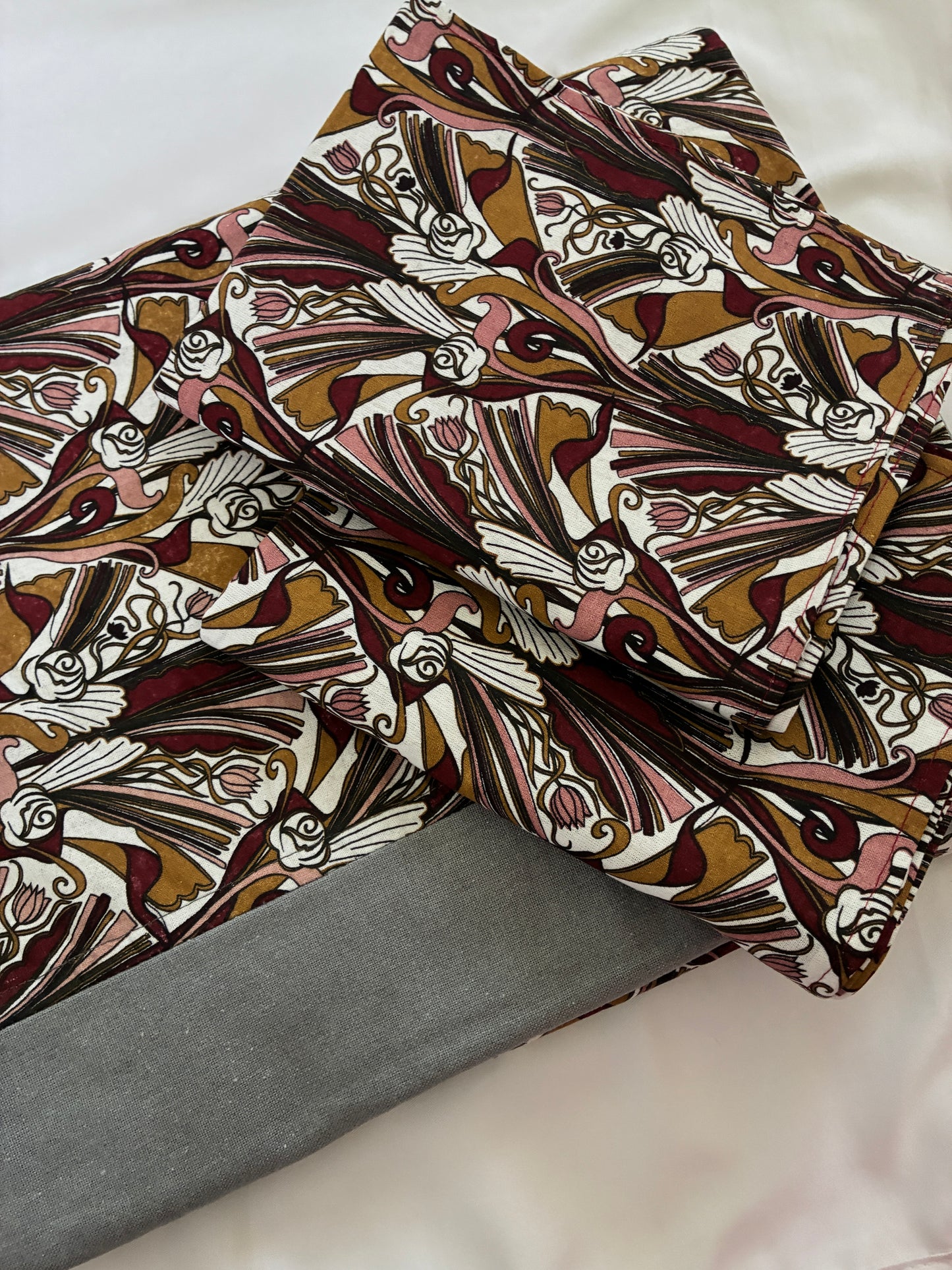 Vintage Bloom Queen Size Bedspread 90x100 inches
