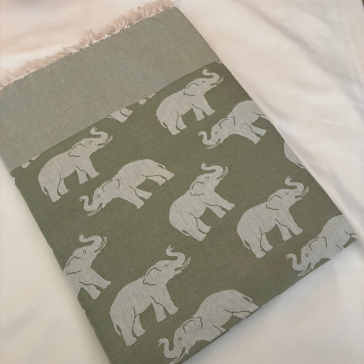 Green Elephant Single Size Blanket / Throw