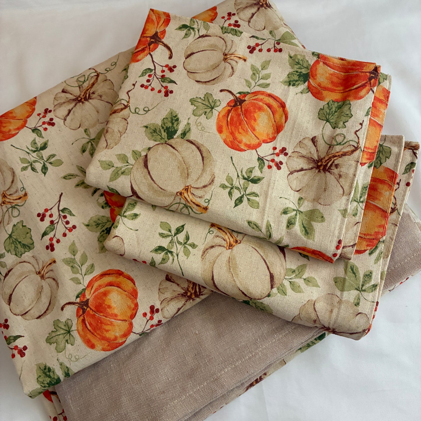 Pumpkin King Size Cotton Bedspread 100x110 inches (2 pillow covers)