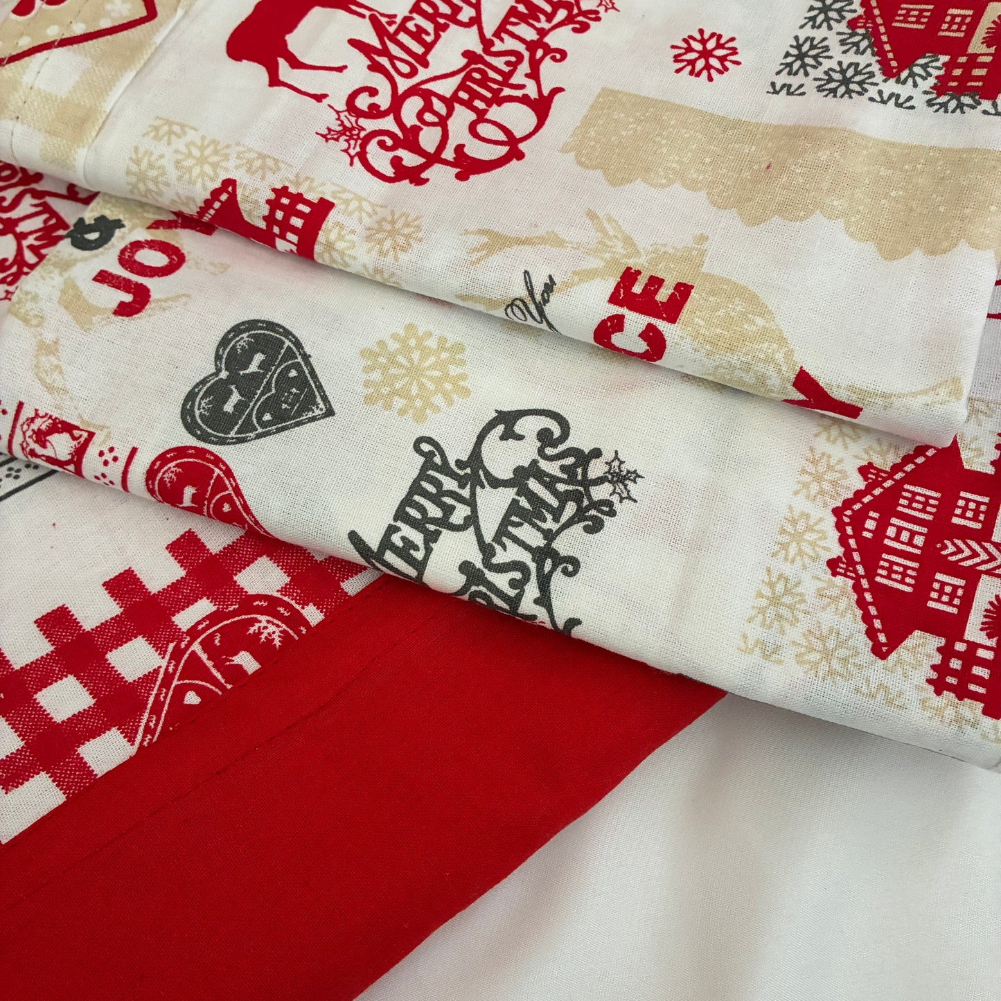 Christmas Joy Queen Size Bedspread 90x100 inches ( 2 PILLOW COVERS)