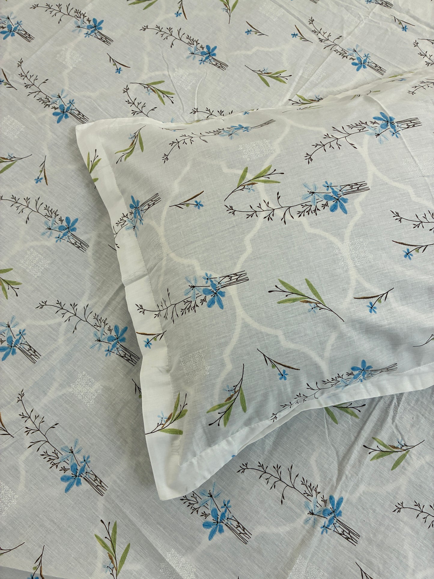 Blue Floral Queen Size Fitted Cotton Bedspread (2 pillow covers)