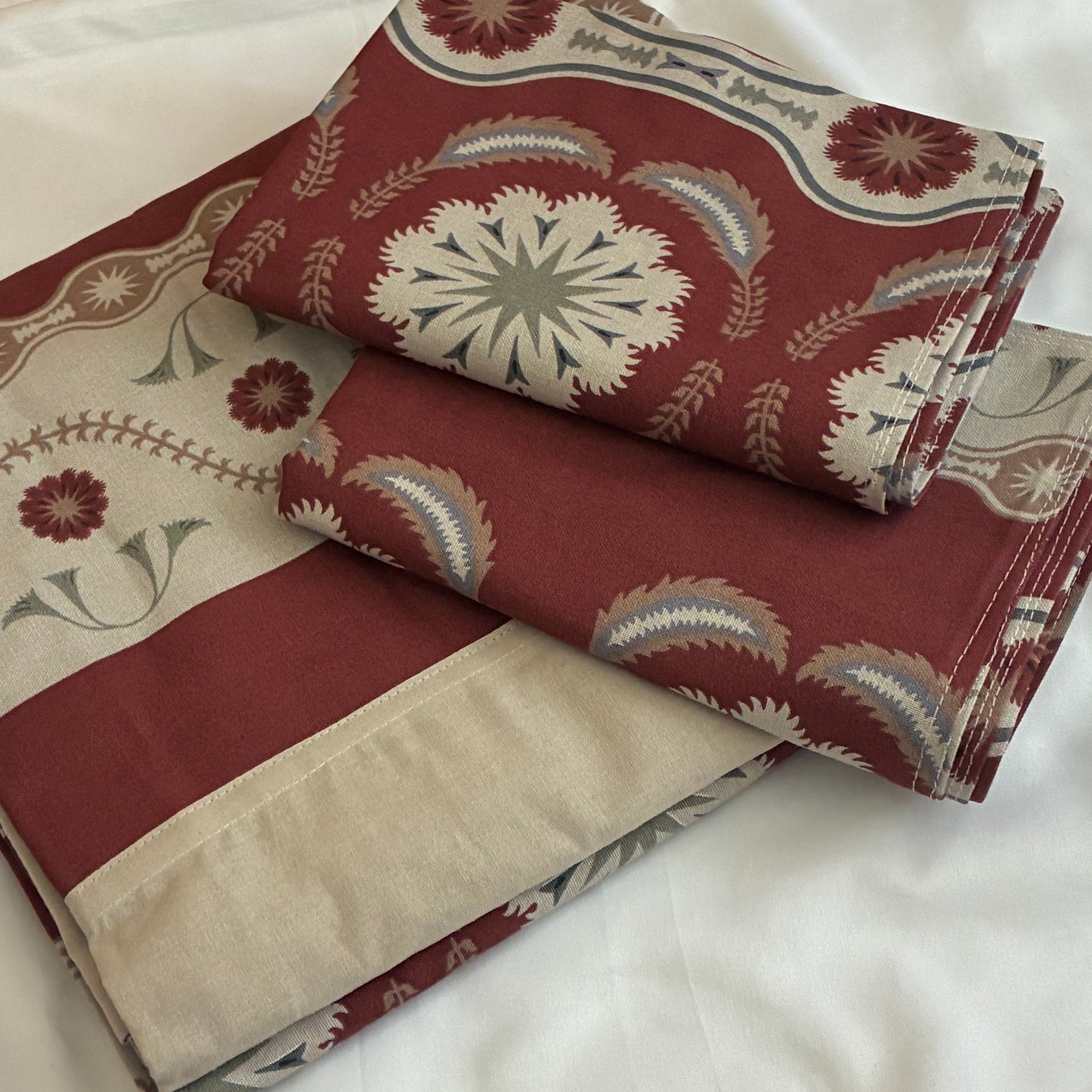 Brown mandala King Size Cotton Bedspread 100x110 inches (2 pillow covers)