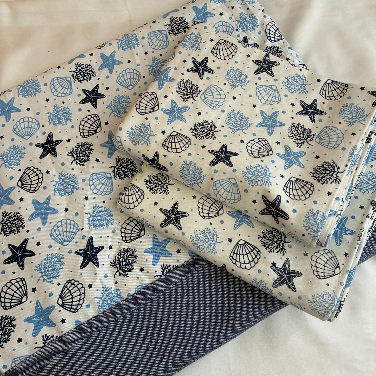 Seashell Queen Size Bedspread 90x100 inches ( 2 PILLOW COVERS)