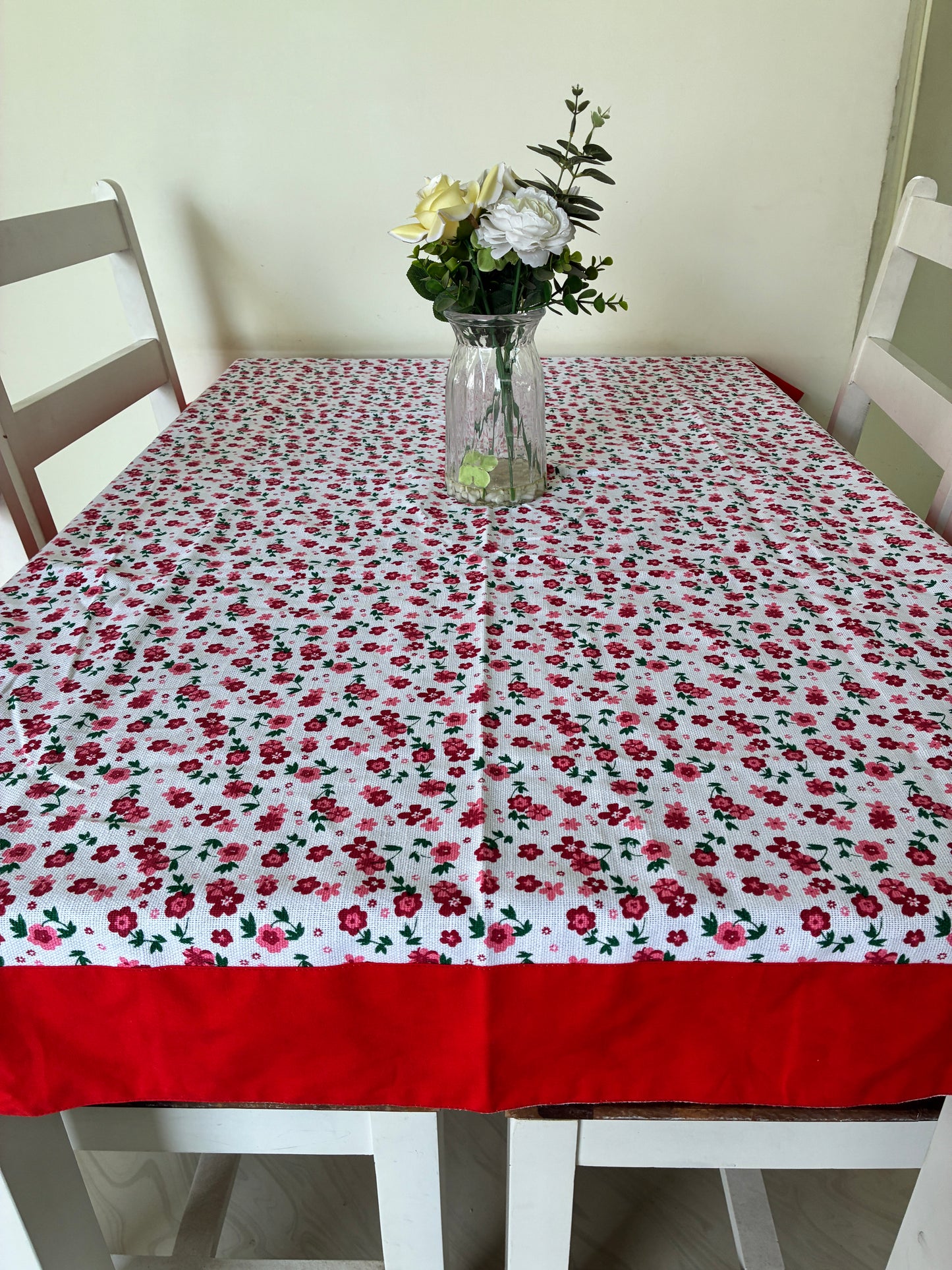 Red Floral 6 Seater Table covers