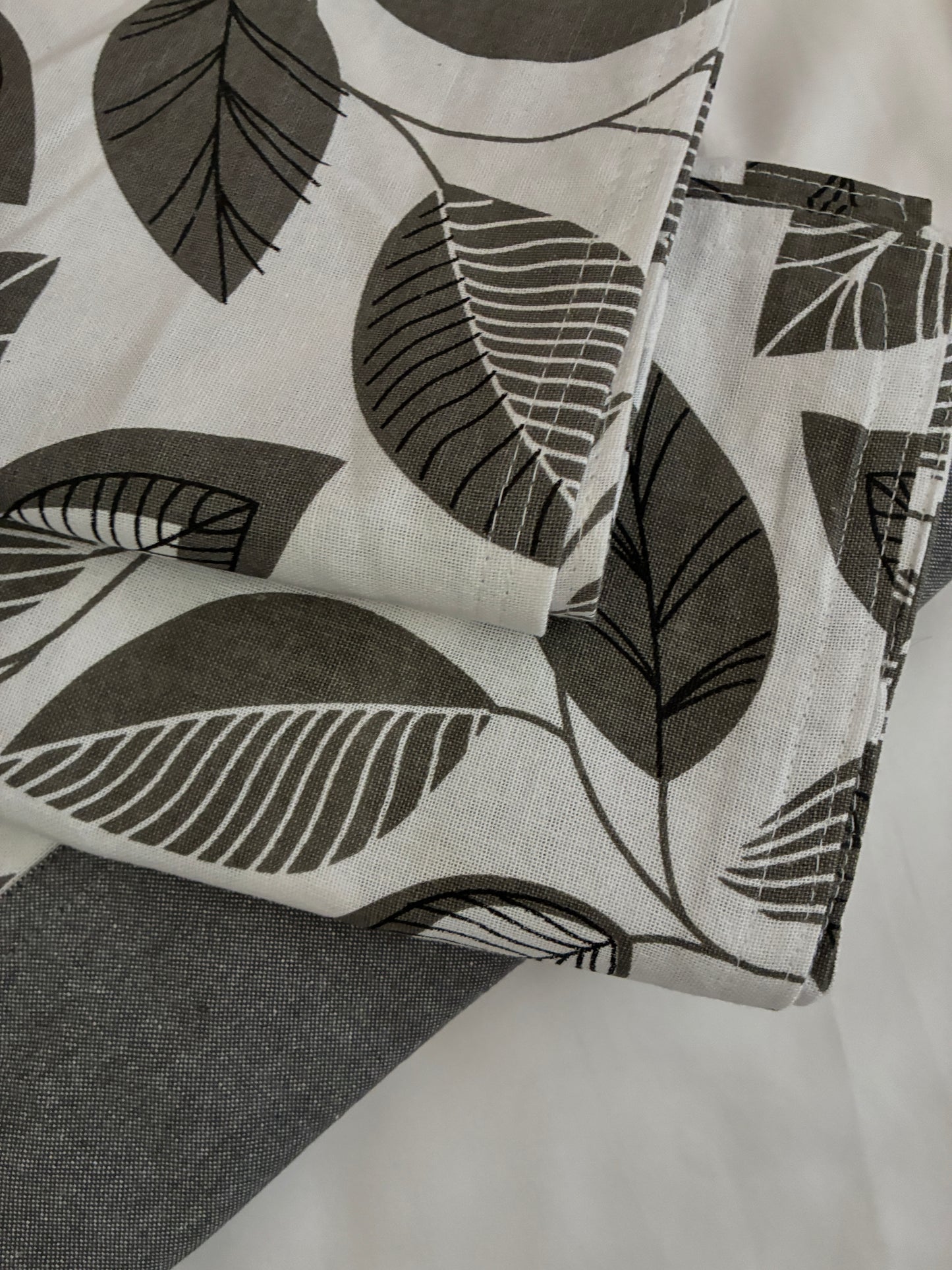 Leaf King Size Cotton Bedspread 100x110 inches