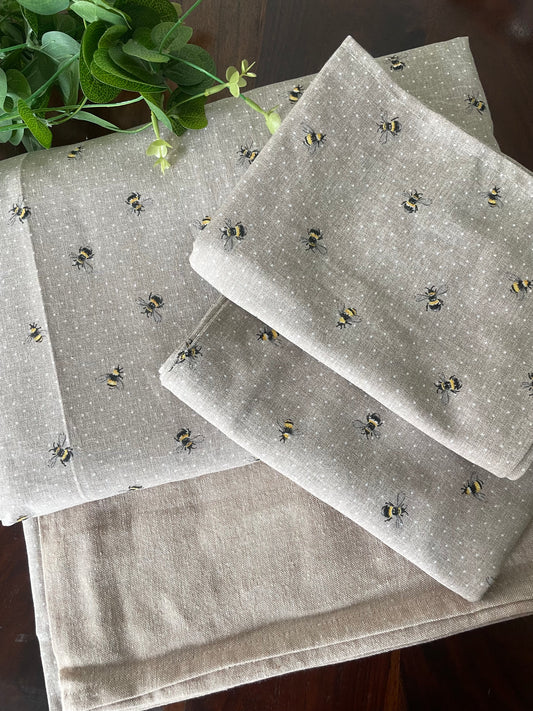 Bee Print King Size Cotton Bedspread 100x110 in