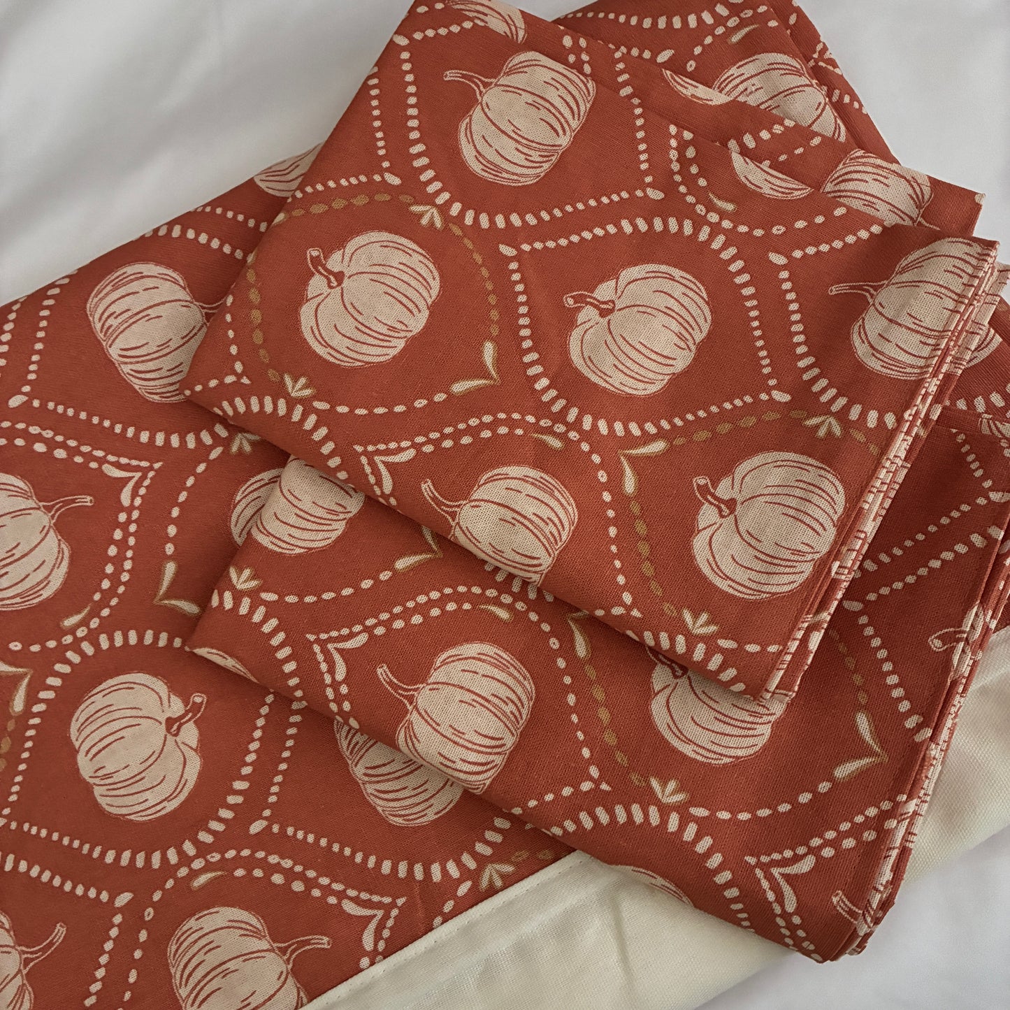 Rustic Pumpkin Queen Size Bedspread 90x100 inches ( 2 PILLOW COVERS)