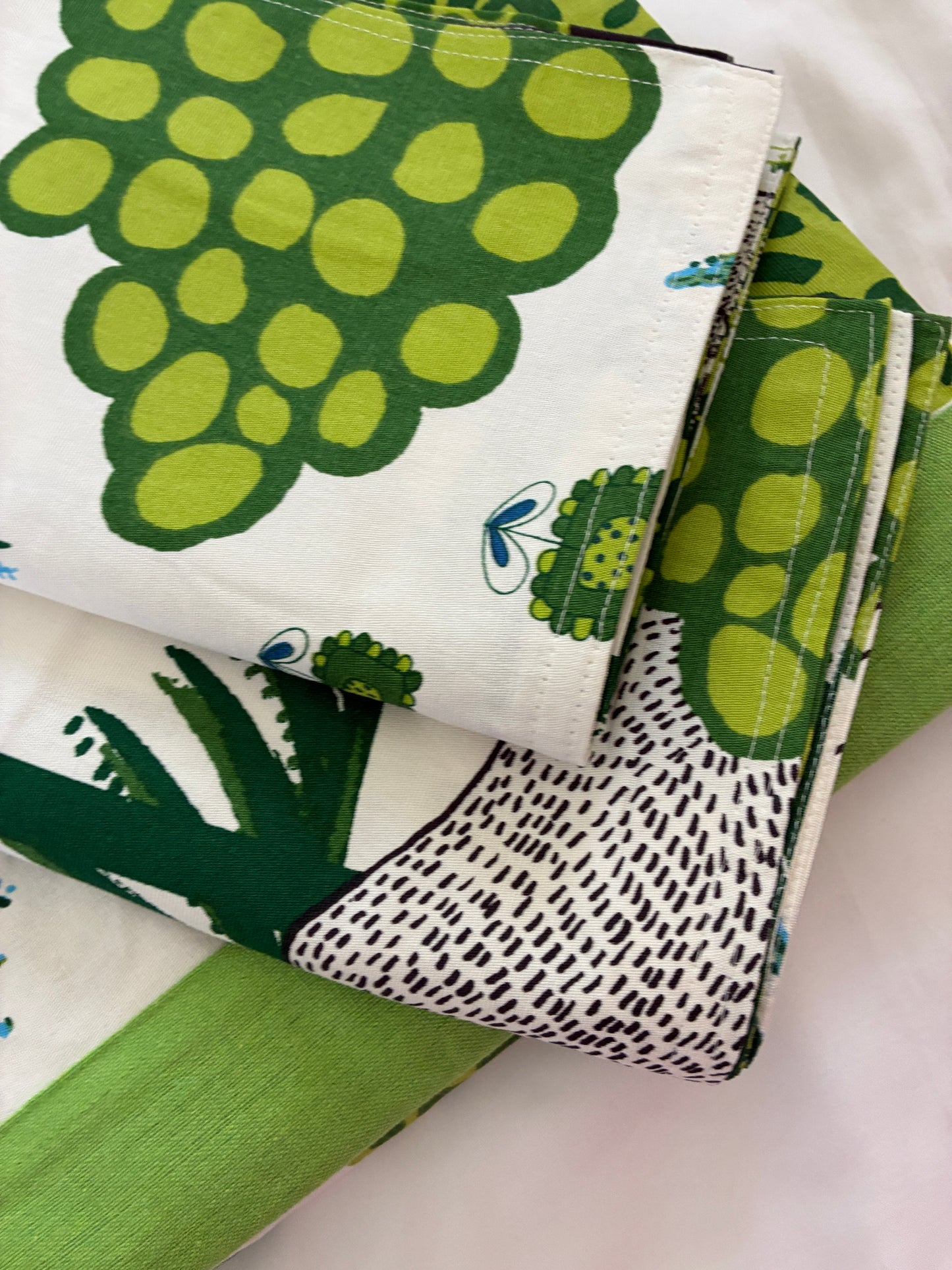 Green Wilderness Queen Size Bedspread 90x100 inches