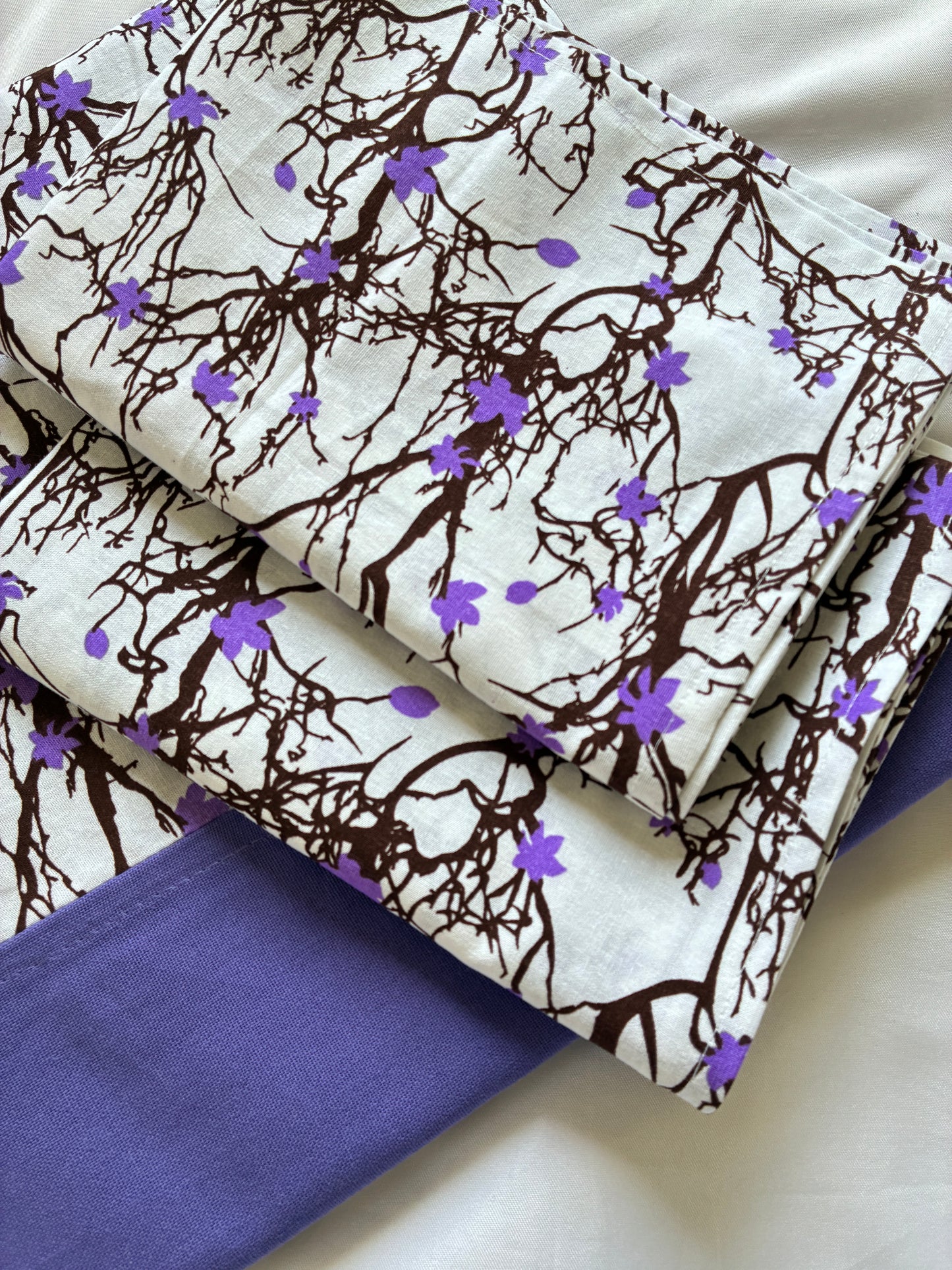 Queen bedspread 90x100 inches