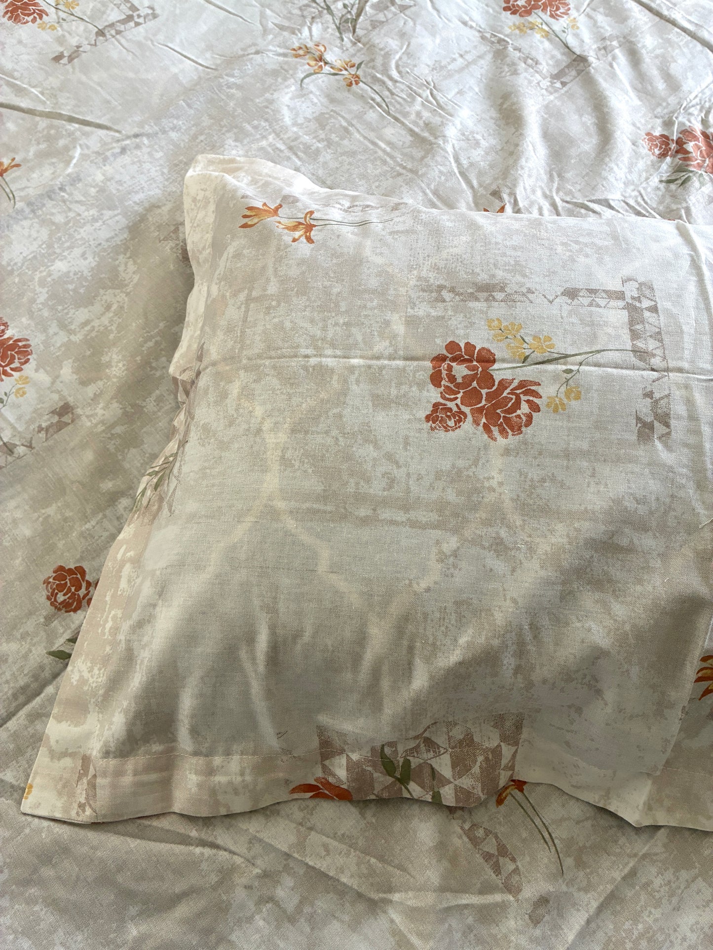Brown Daisy Fitted King Size Bedspreads  75x75x10 inches