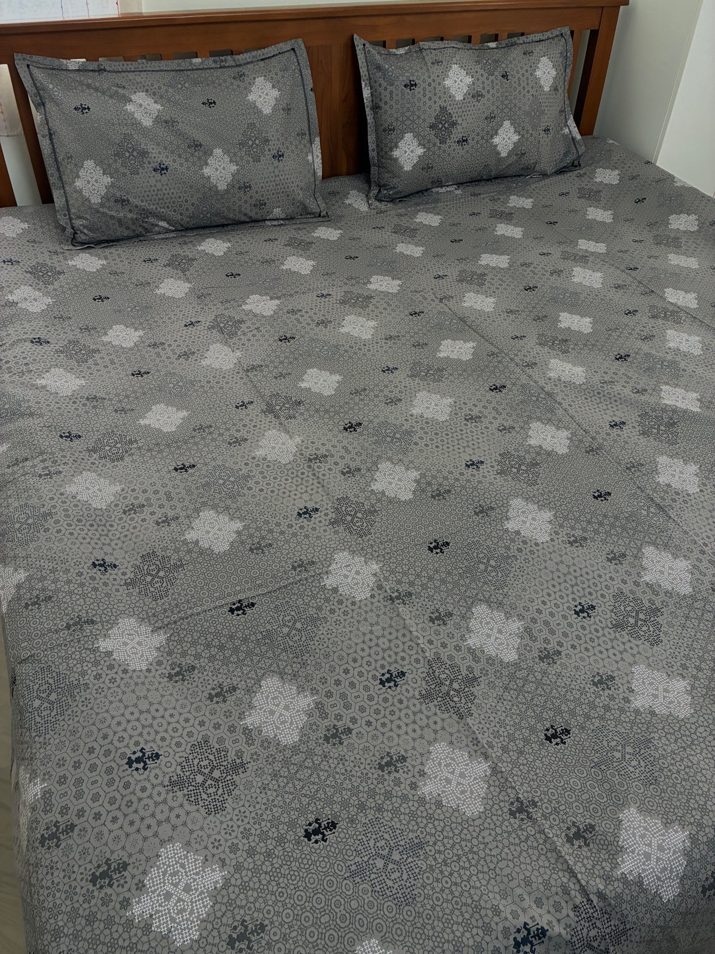 Premium Soft King Size Bedspread 108x108 inches