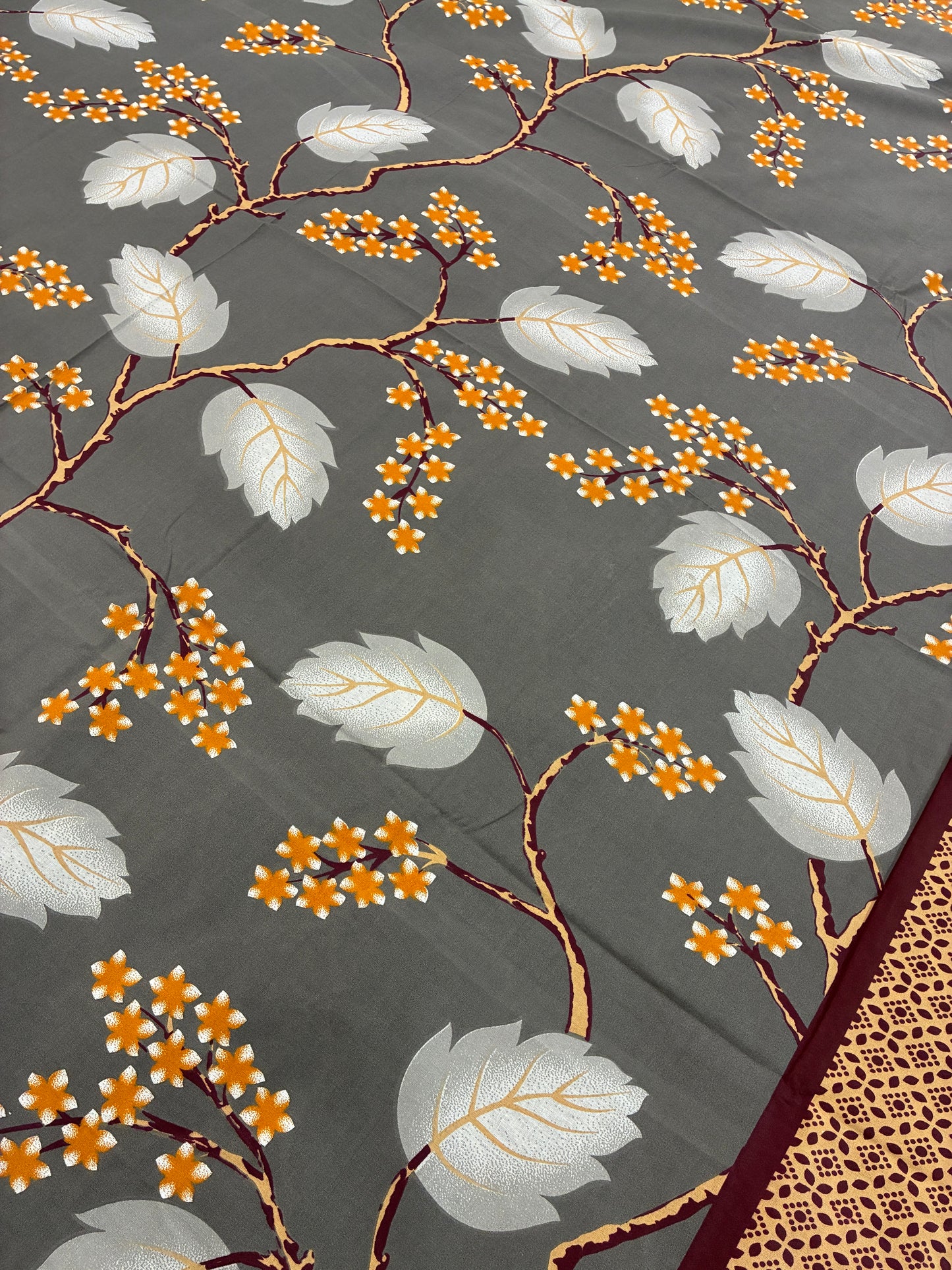 Super King Size Bedspread 110 x 120 inches With 4 Pillow Covers