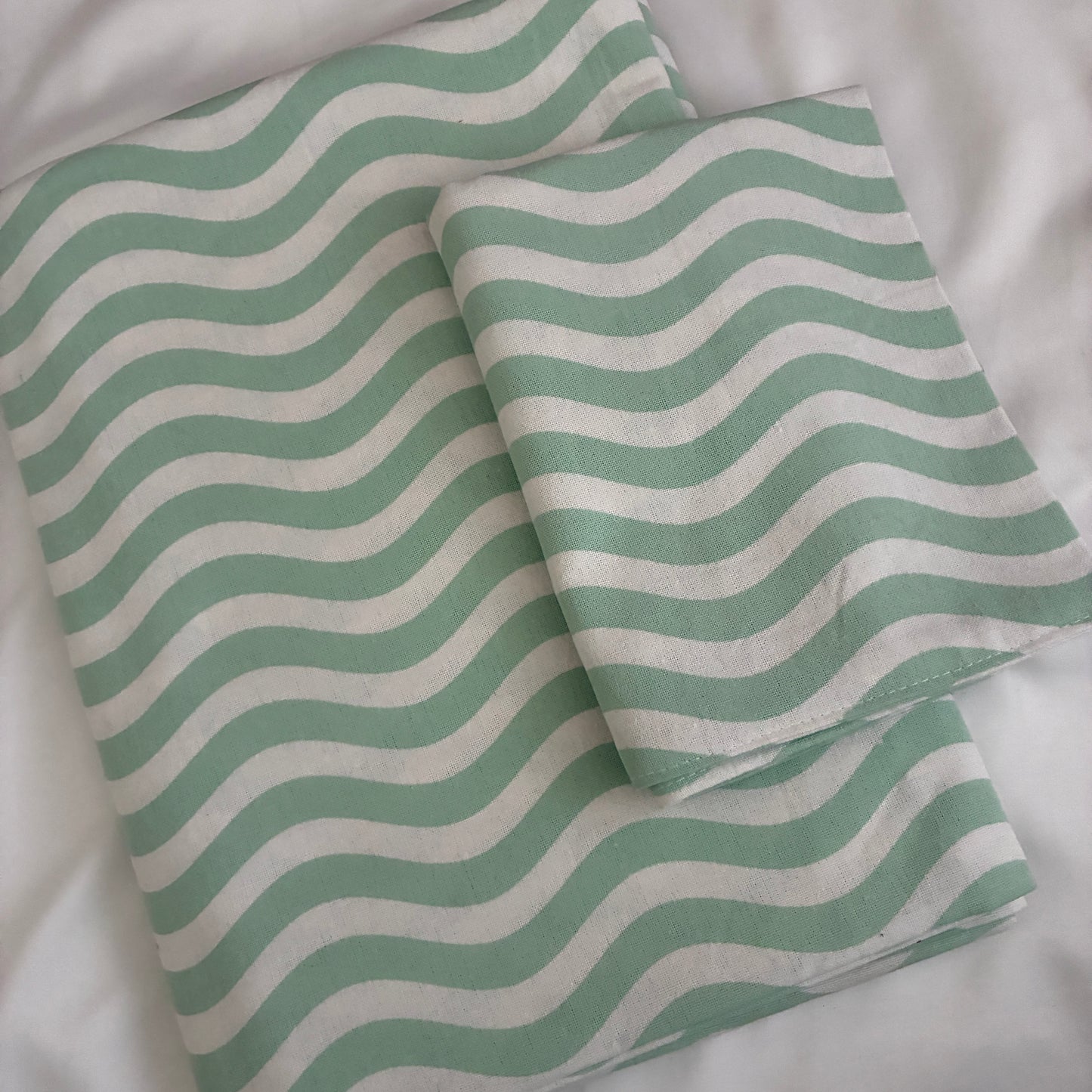 Waves Single Size Cotton Bedspread with 1 Pillow Cover 60 x 90 in