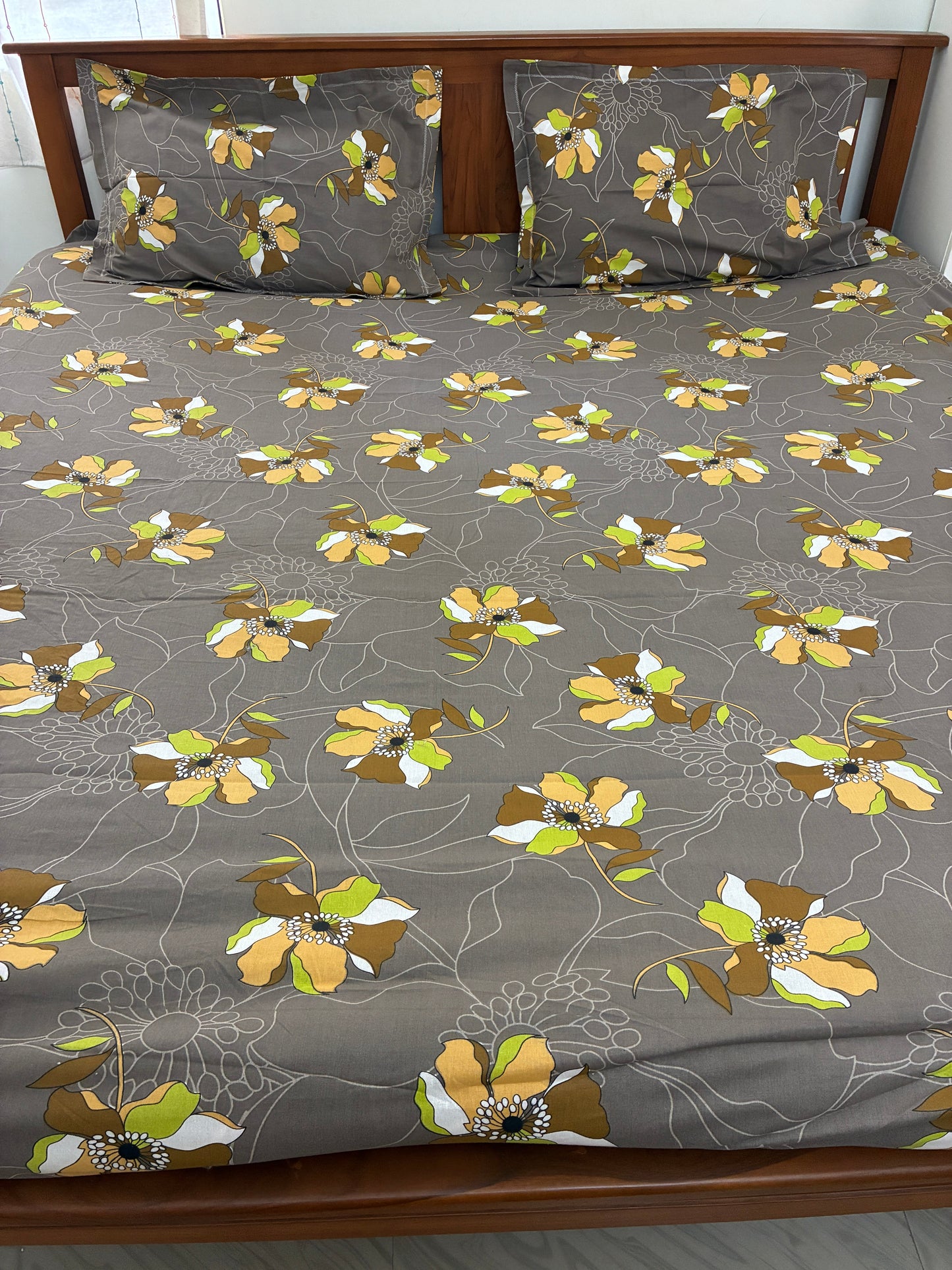 Grey Floral Fitted Cotton Bedspread (2 pillow covers)