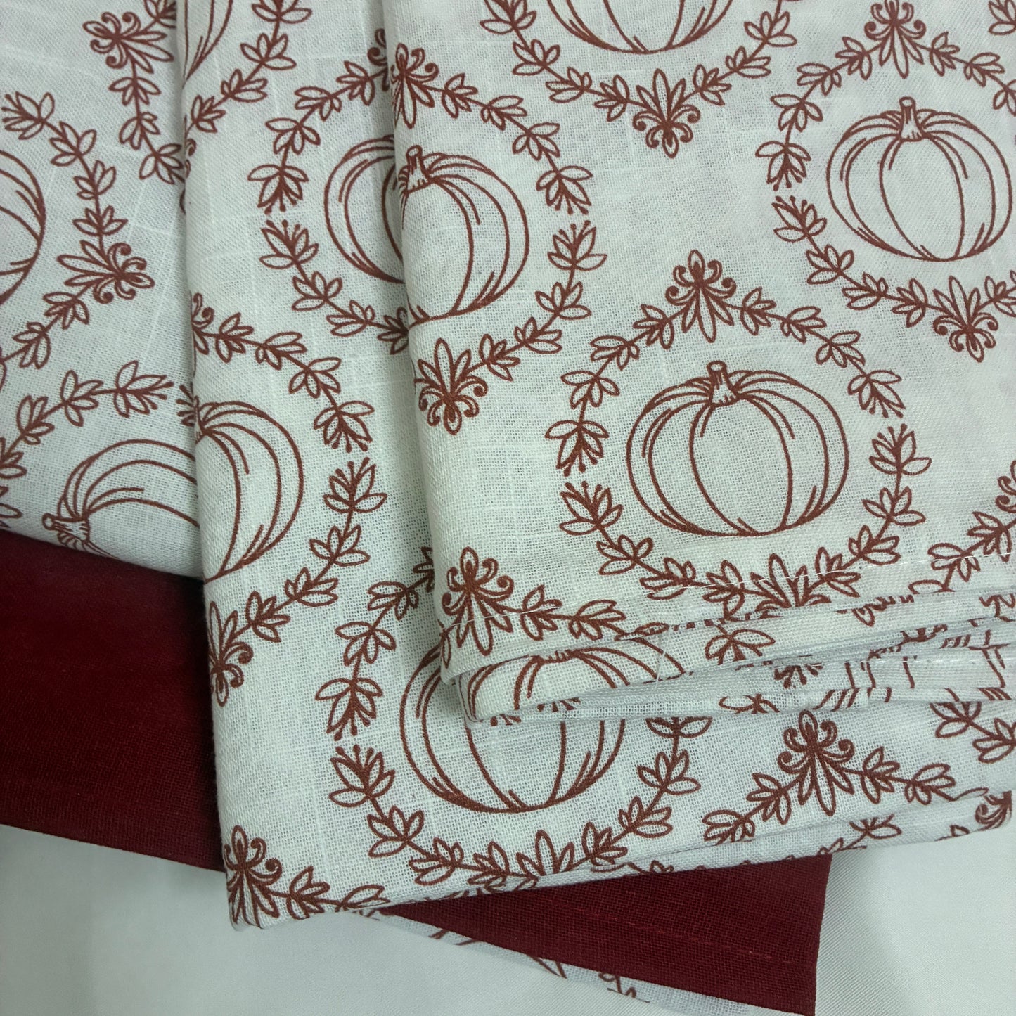 Queen bedspread 90x100 inches