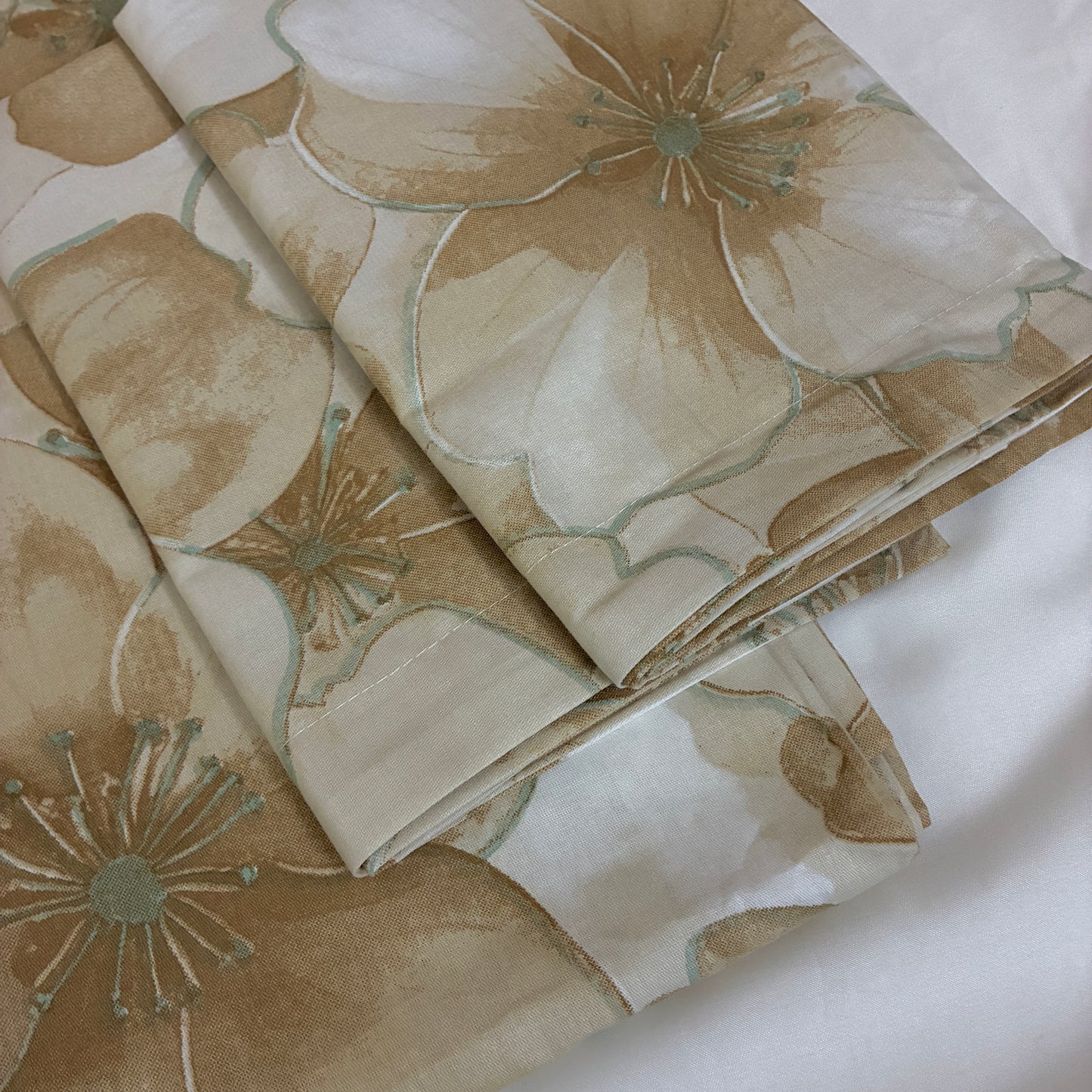 Brown Floral 300tc premium Queen bedspread 90x100 in(2 pillow covers)