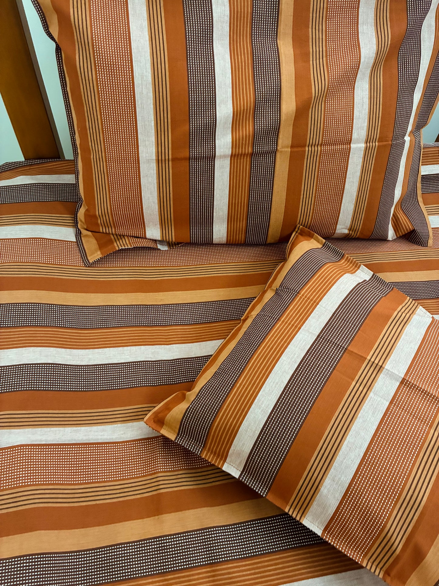 Premium Stripes King Size Bedspread 108 x 108 in