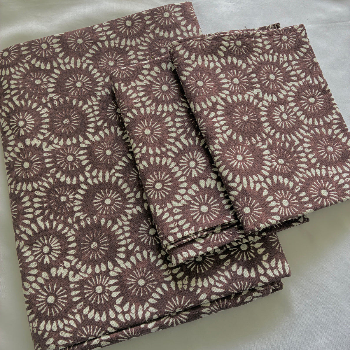 Brown Abstract Single Size Cotton Bedspread with 2 Pillow Covers 60 x 90 in