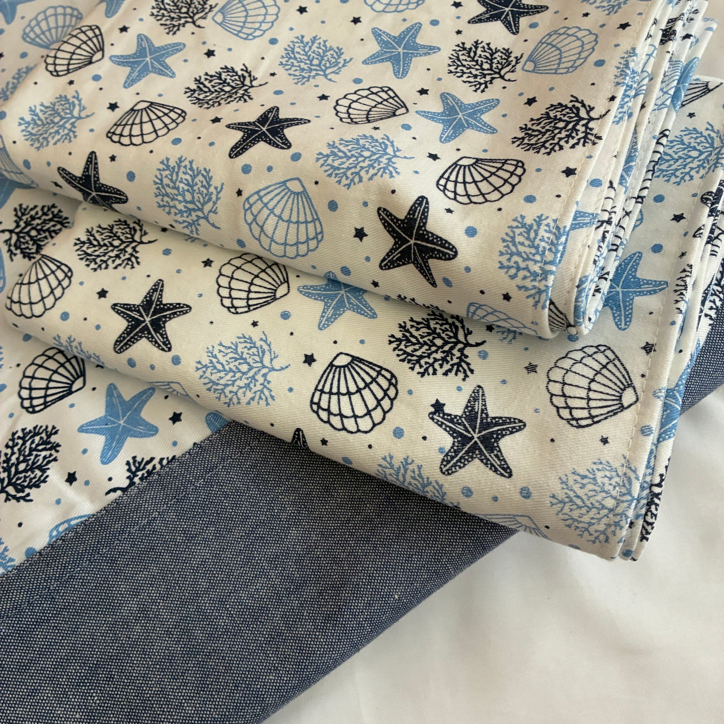 Seashell Queen Size Bedspread 90x100 inches ( 2 PILLOW COVERS)