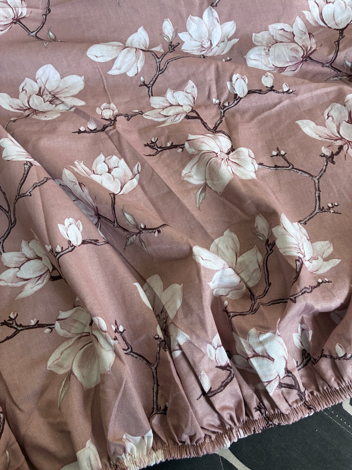 White Sakura Fitted King Size Bedspreads  75x75x10 inches