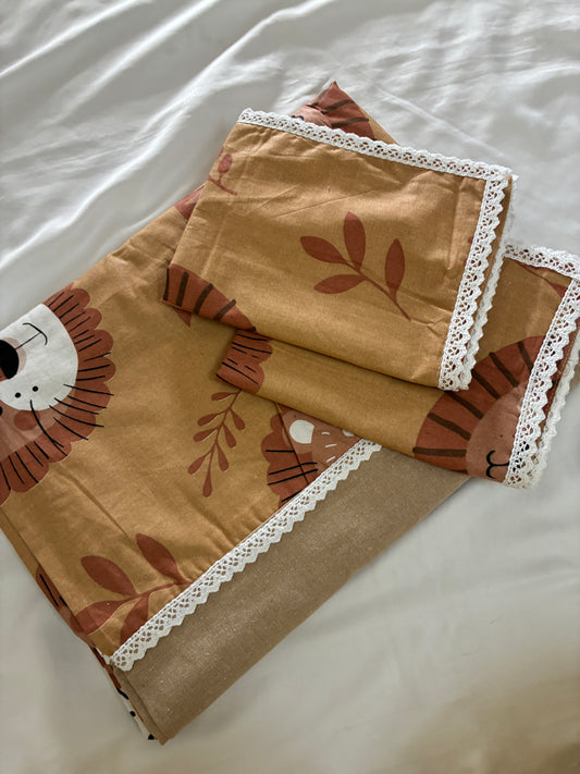 Lion Lace Queen bedspread 90x100 inches