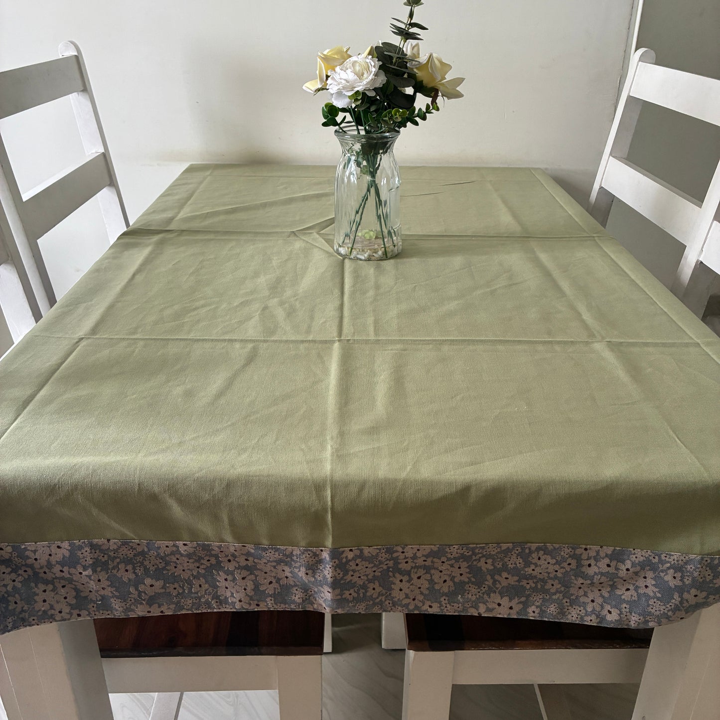Plain with Floral Border 4 Seater Table Covers