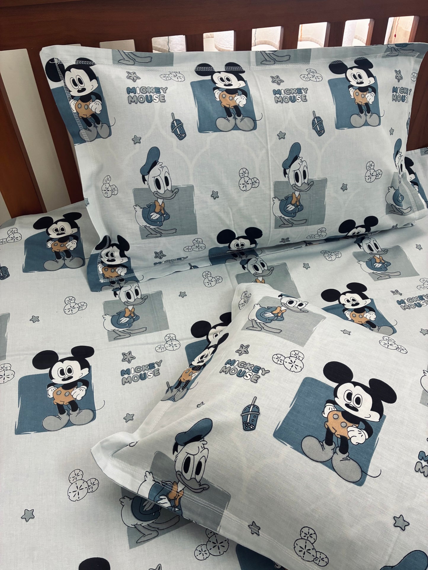 Mickey Mouse Kids Queen Bedspread 90x100 in