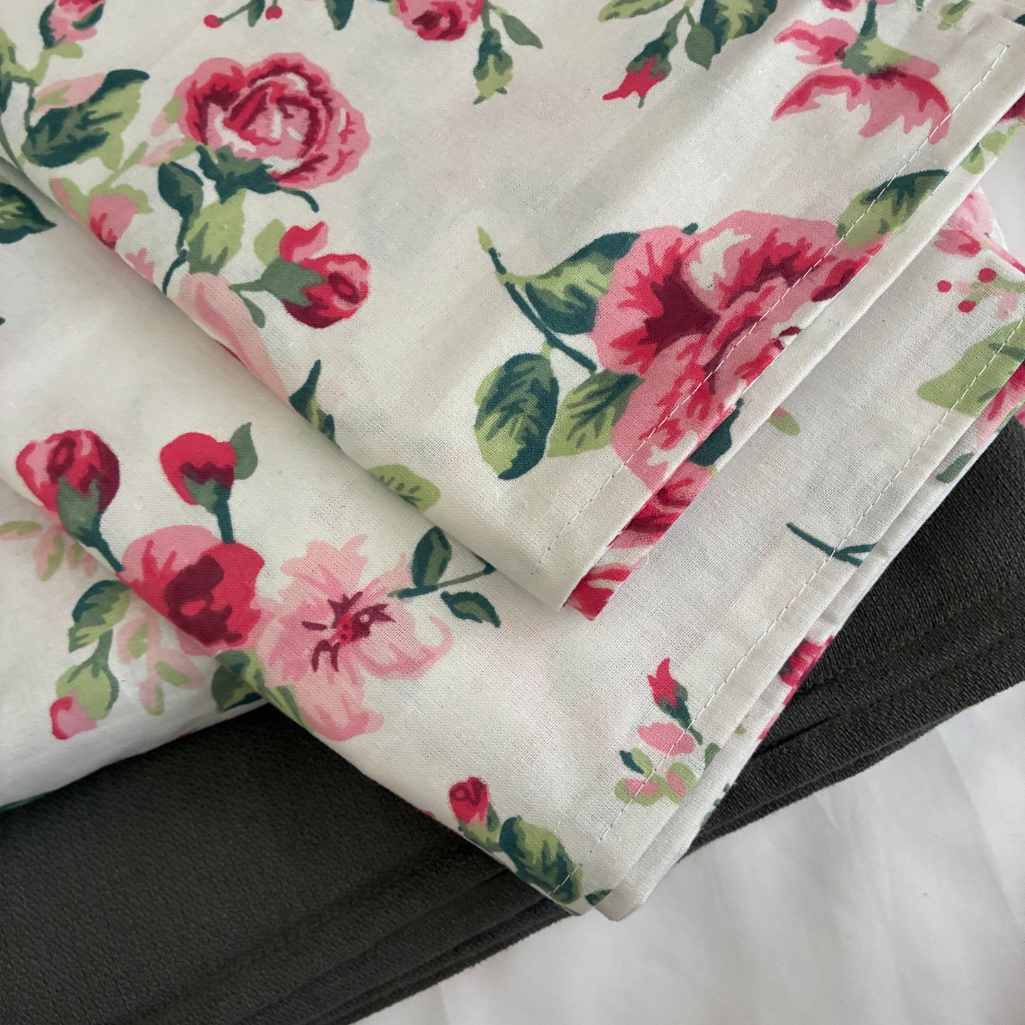 White Rose King Cotton Bedspread 100x110 inches (2 pillow covers)