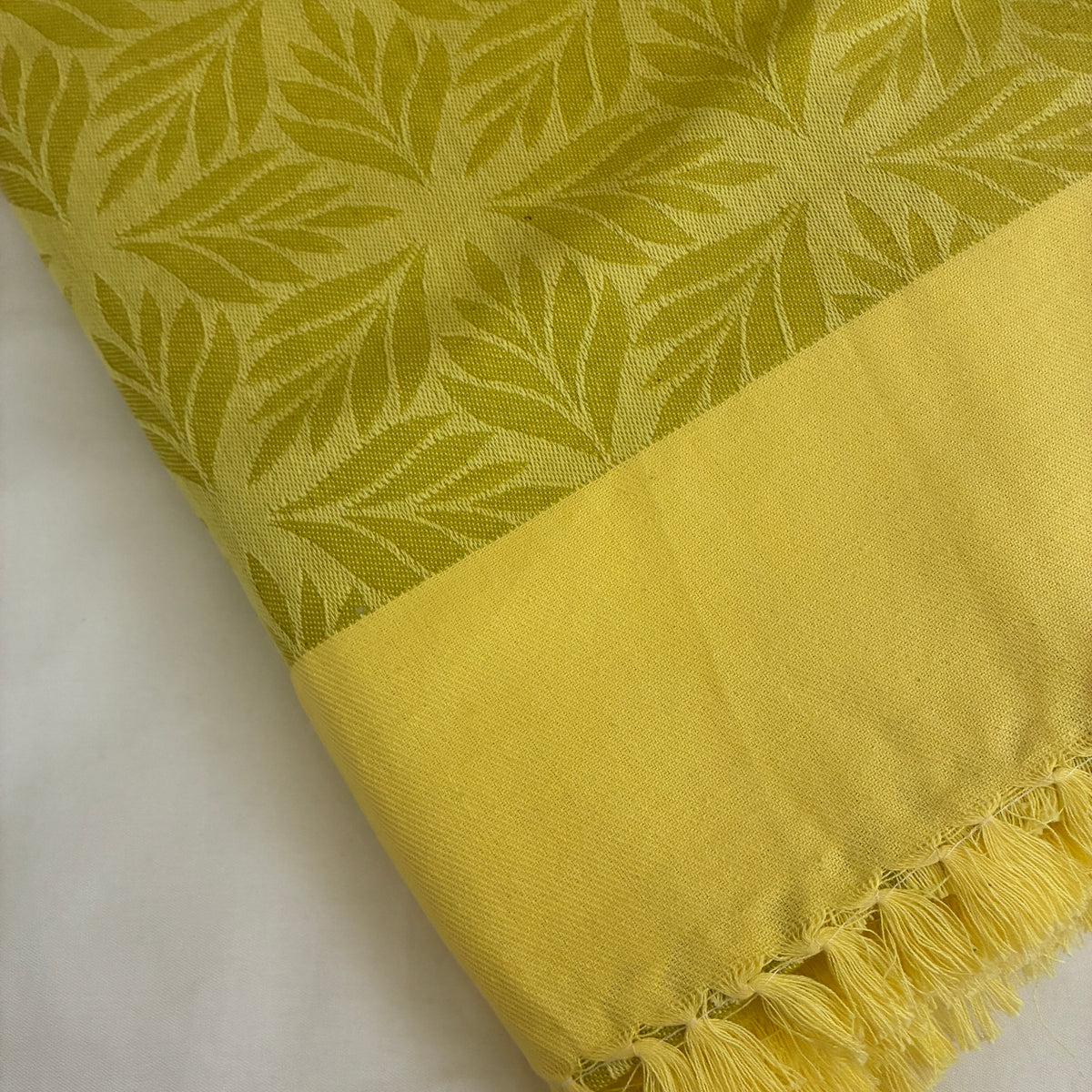 Lime Leaf Double Size Cotton Blanket