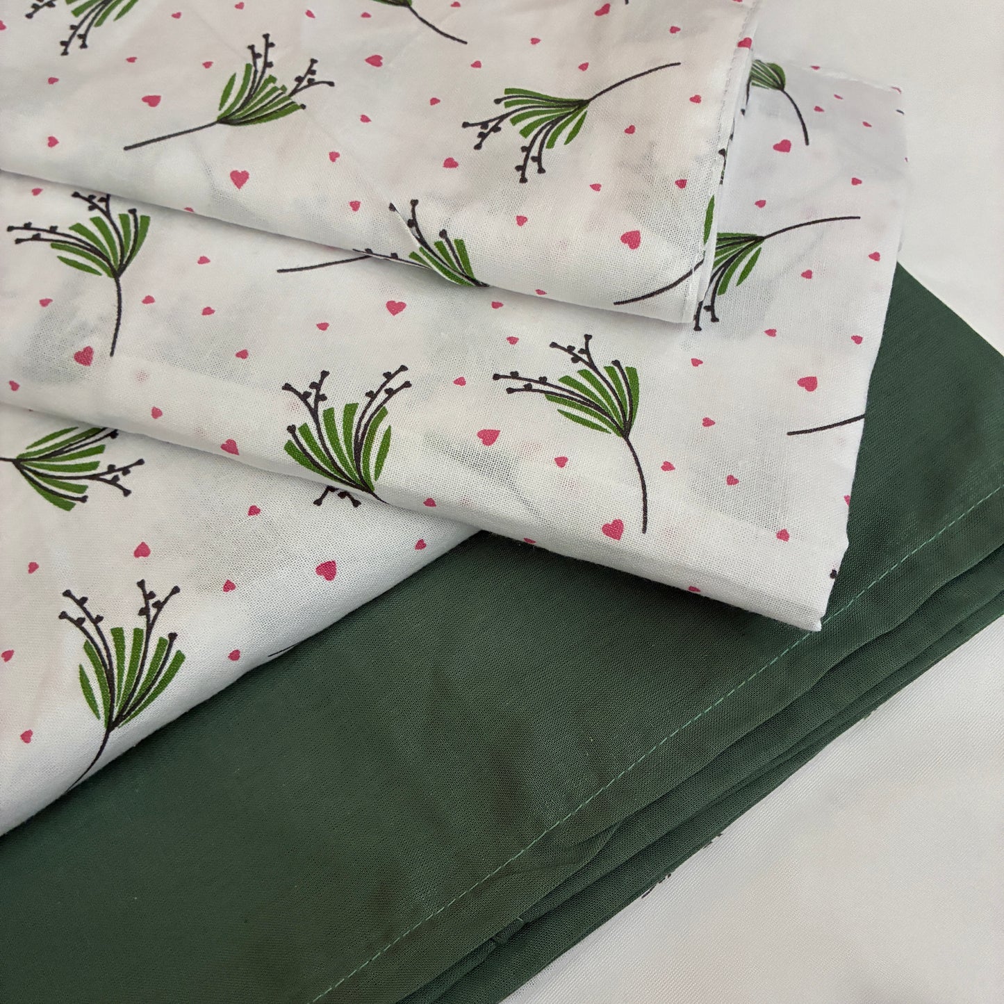 Green Leafy King Size Cotton Bedspread 100x110 in (2 pillow covers)
