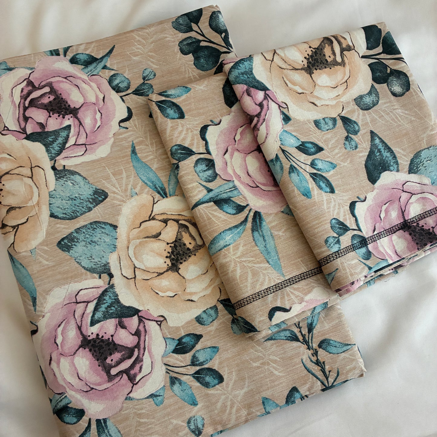 Super King Size Bedspread 120x 120 inches (2 PILLOW COVERS)