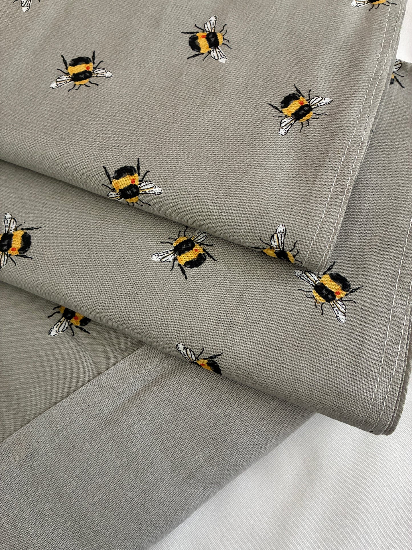 Bee King Size Cotton Bedspread 100x110 inches