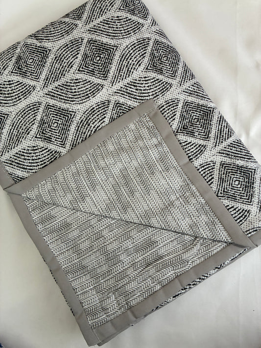 Monochrome Maze Single Size Cotton Dohar