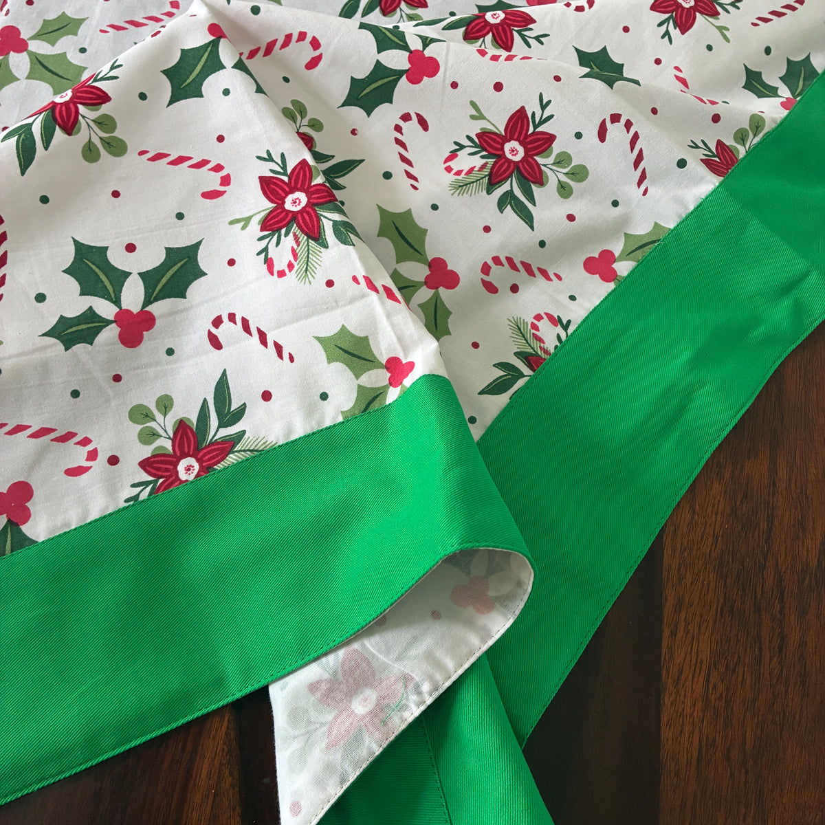 Christmas Cheer 4 Seater Table Covers