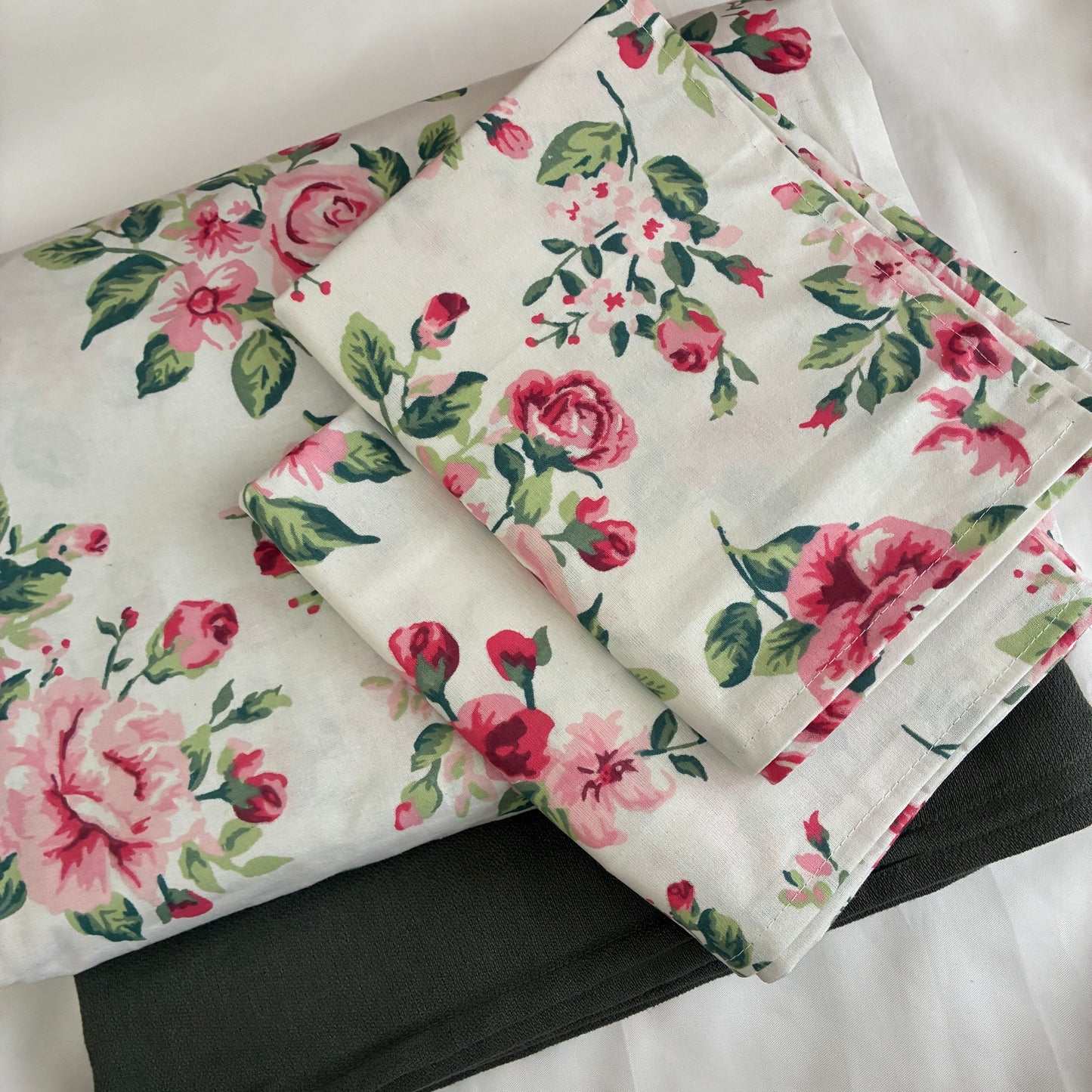 White Rose King Cotton Bedspread 100x110 inches (2 pillow covers)