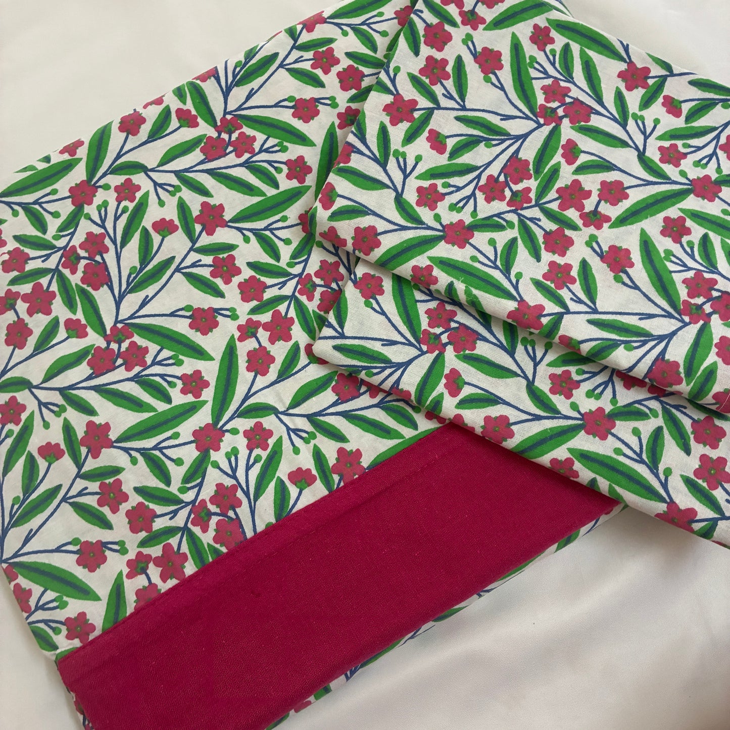 Queen bedspread 90x100 inches