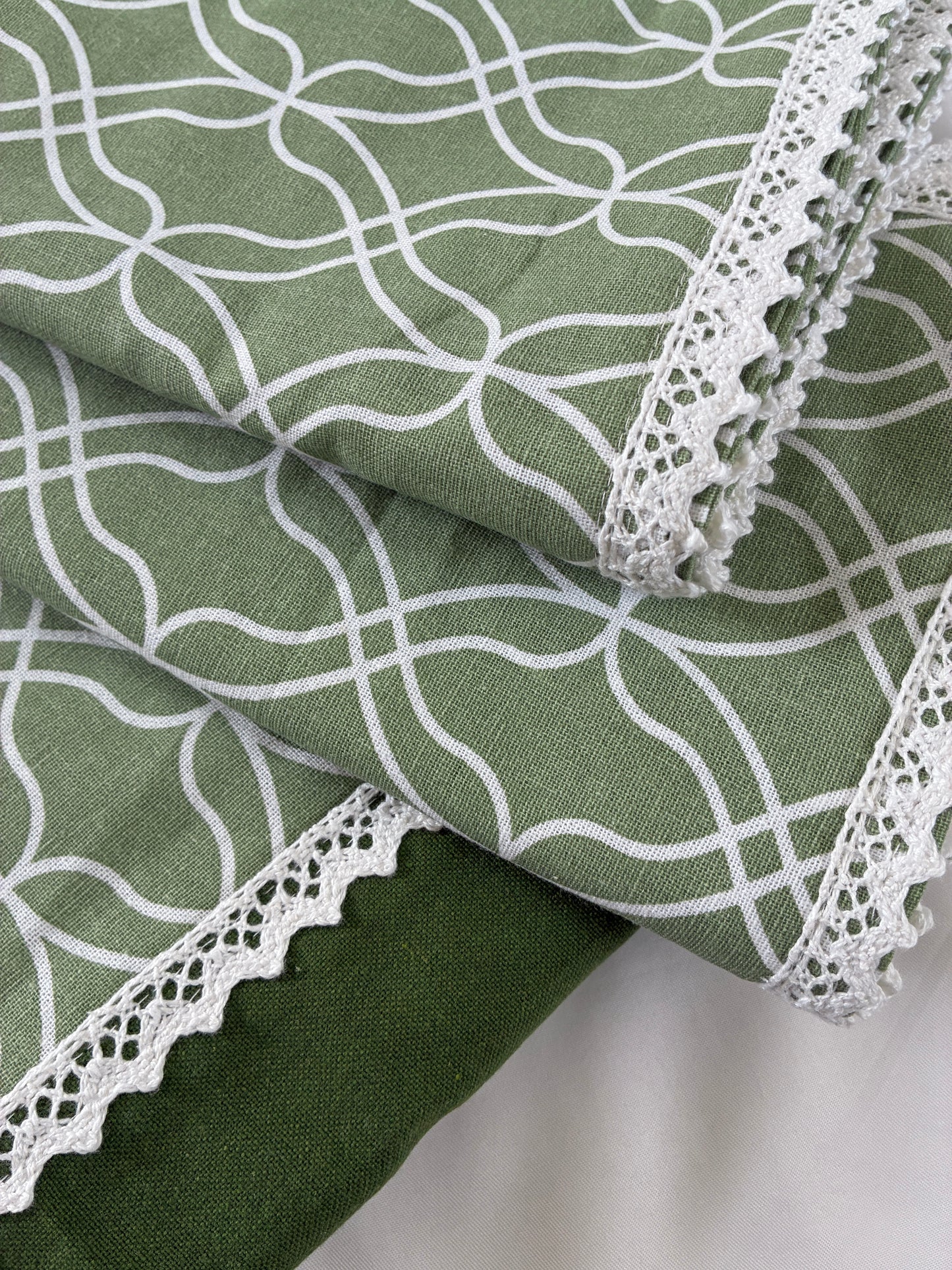 Lace Queen bedspread 90x100 inches
