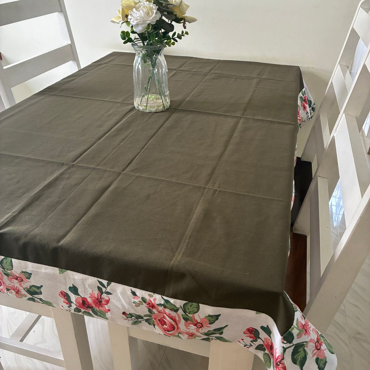Plain with Floral Border 4 Seater Table Covers